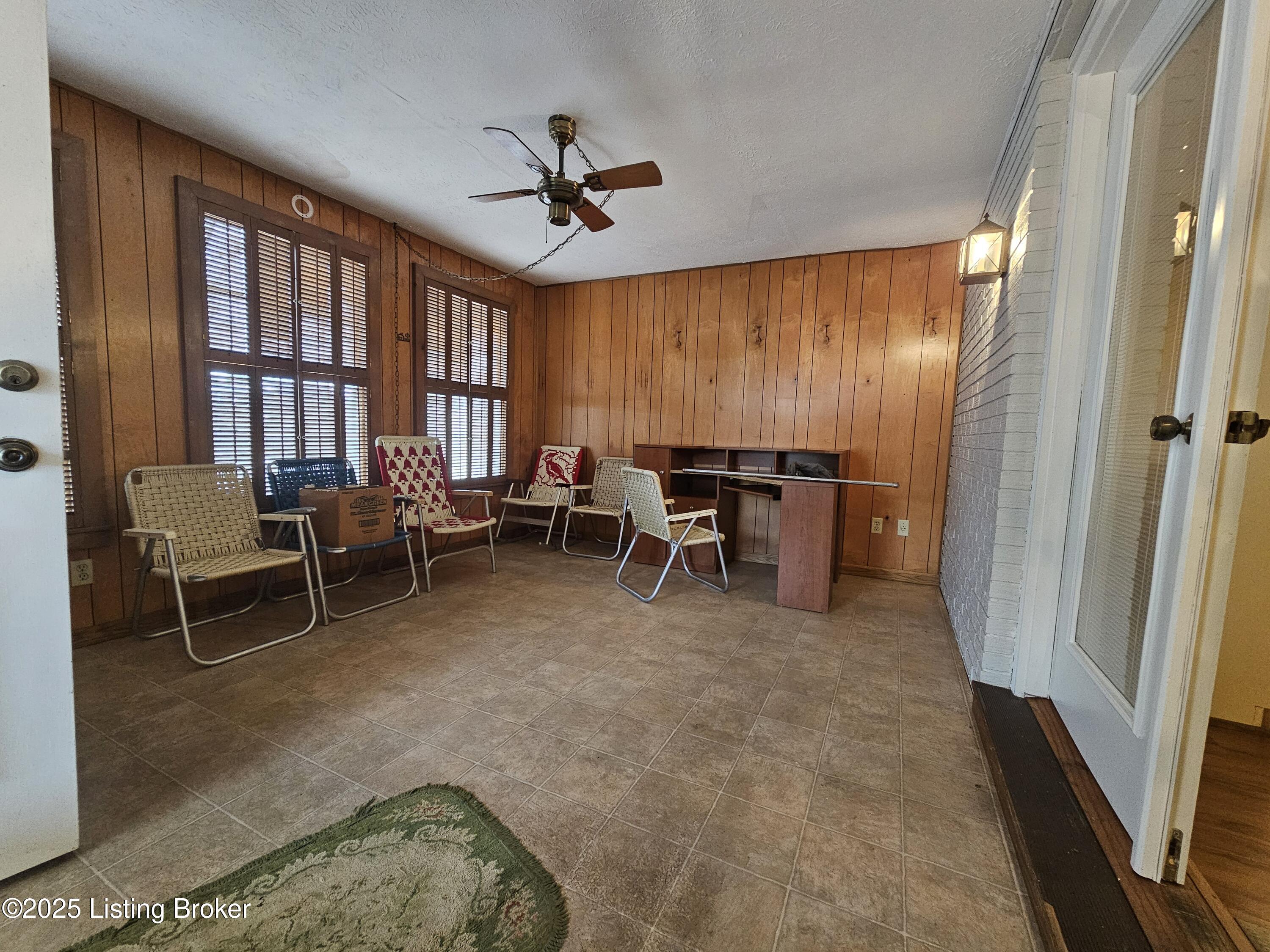 102 Regency Ct B-3 Property Photo 8