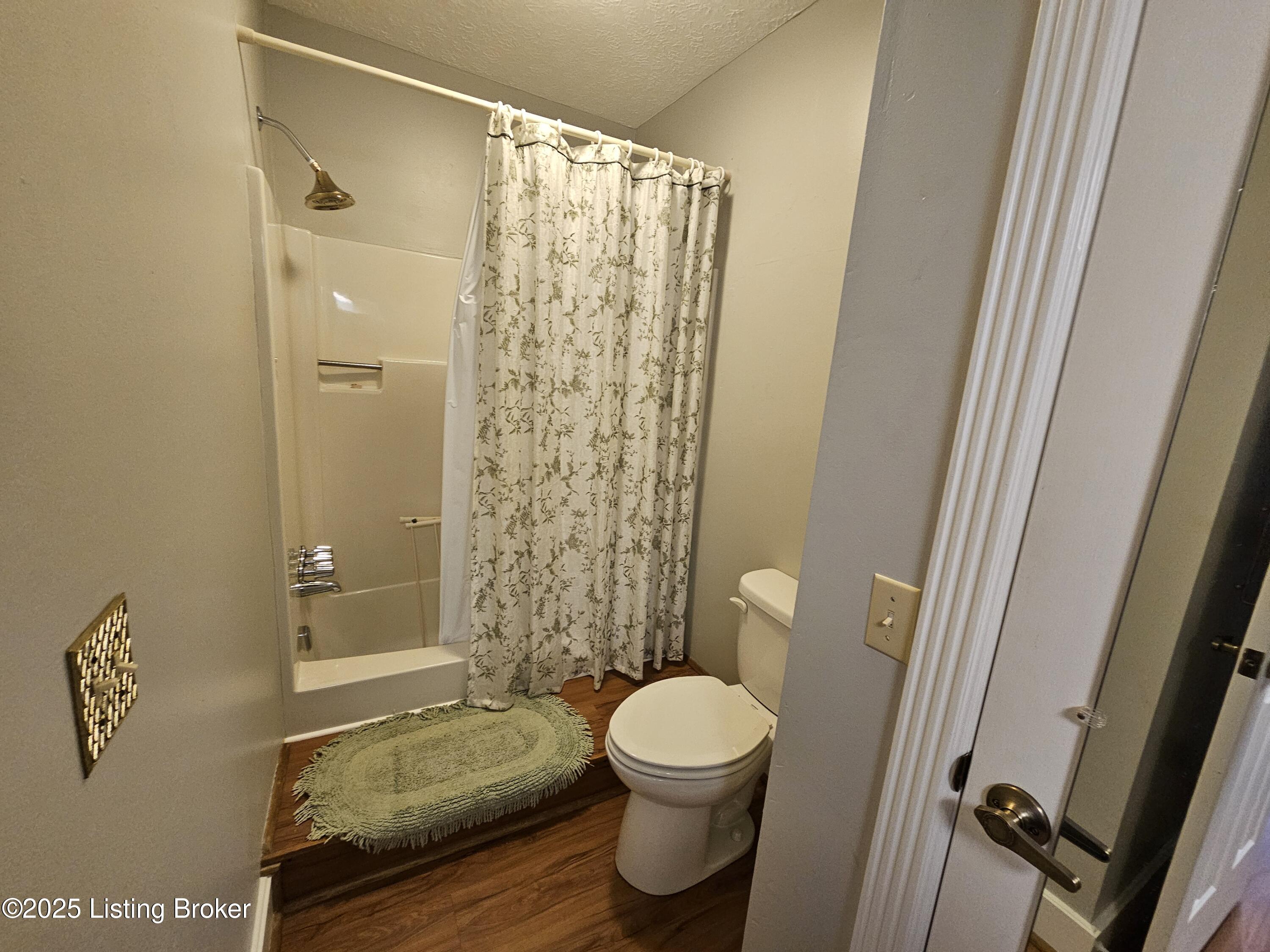 102 Regency Ct B-3 Property Photo 16
