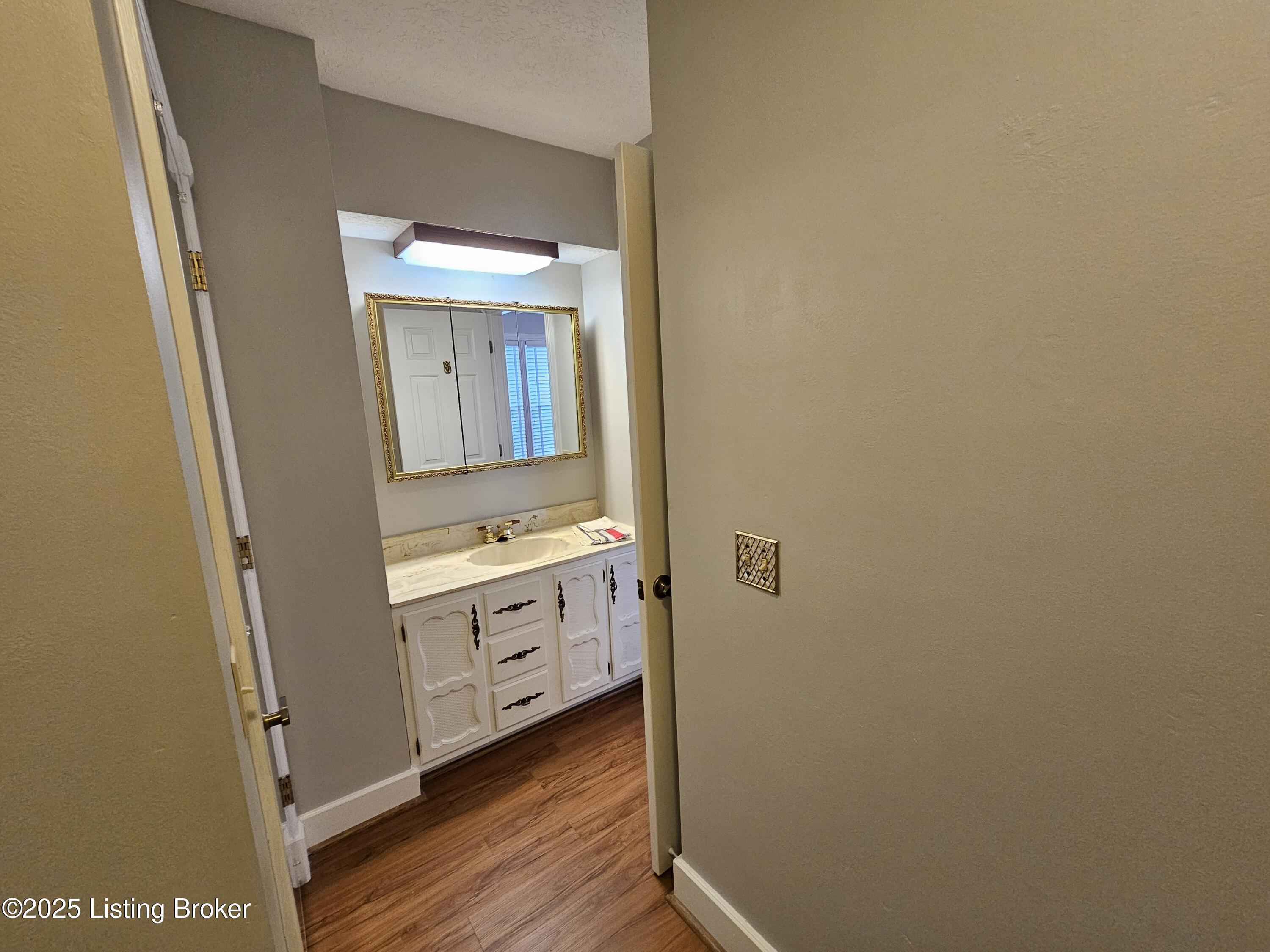 102 Regency Ct B-3 Property Photo 17