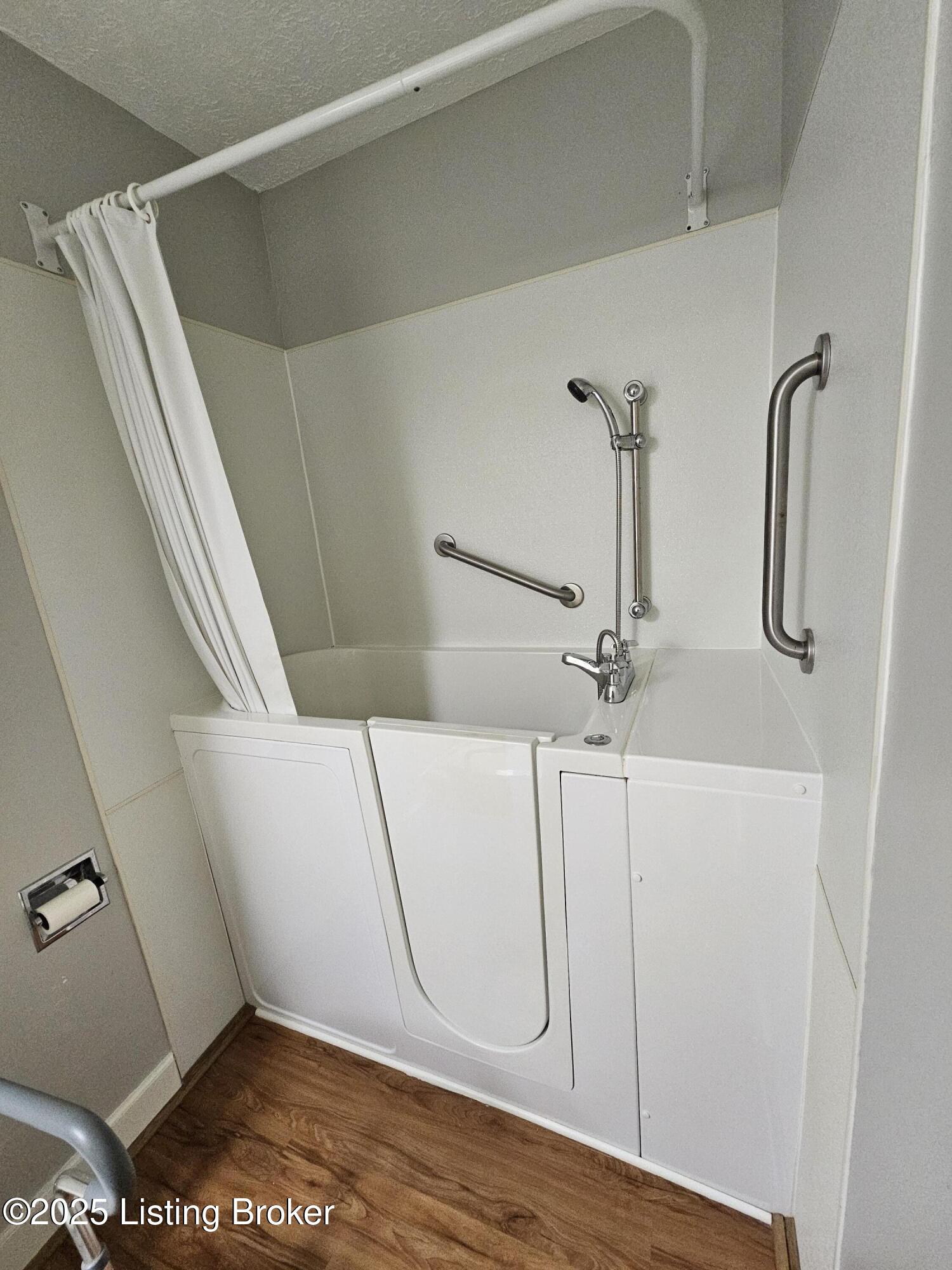 102 Regency Ct B-3 Property Photo 20