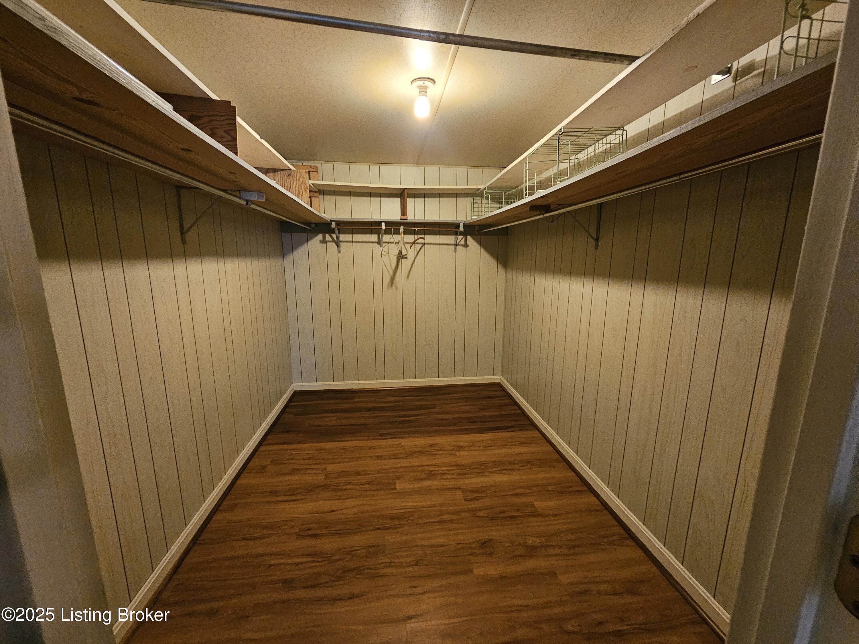 102 Regency Ct B-3 Property Photo 29