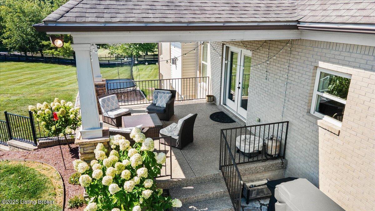 17004 Persimmon Wood Trail Property Photo 11