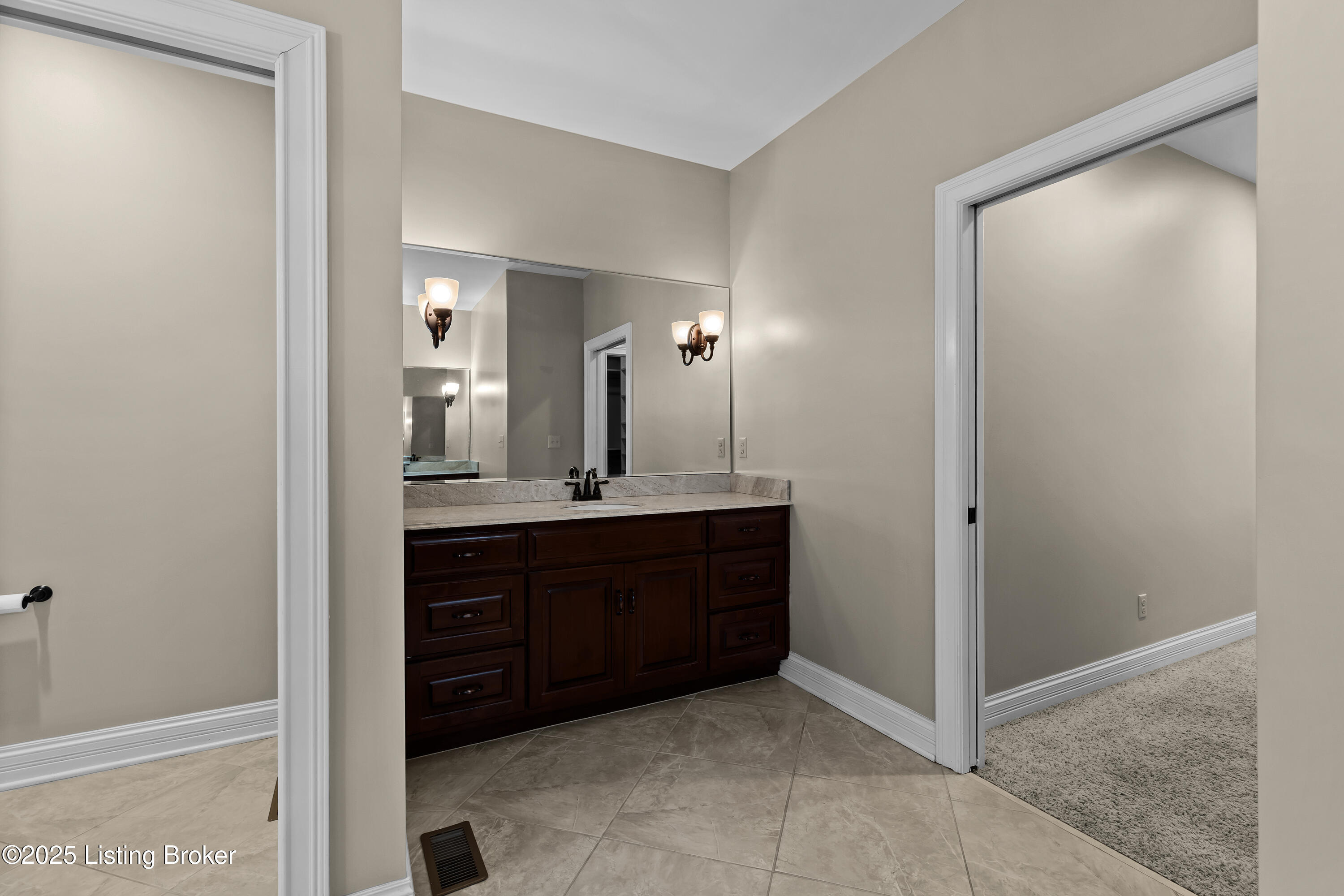 17004 Persimmon Wood Trail Property Photo 47