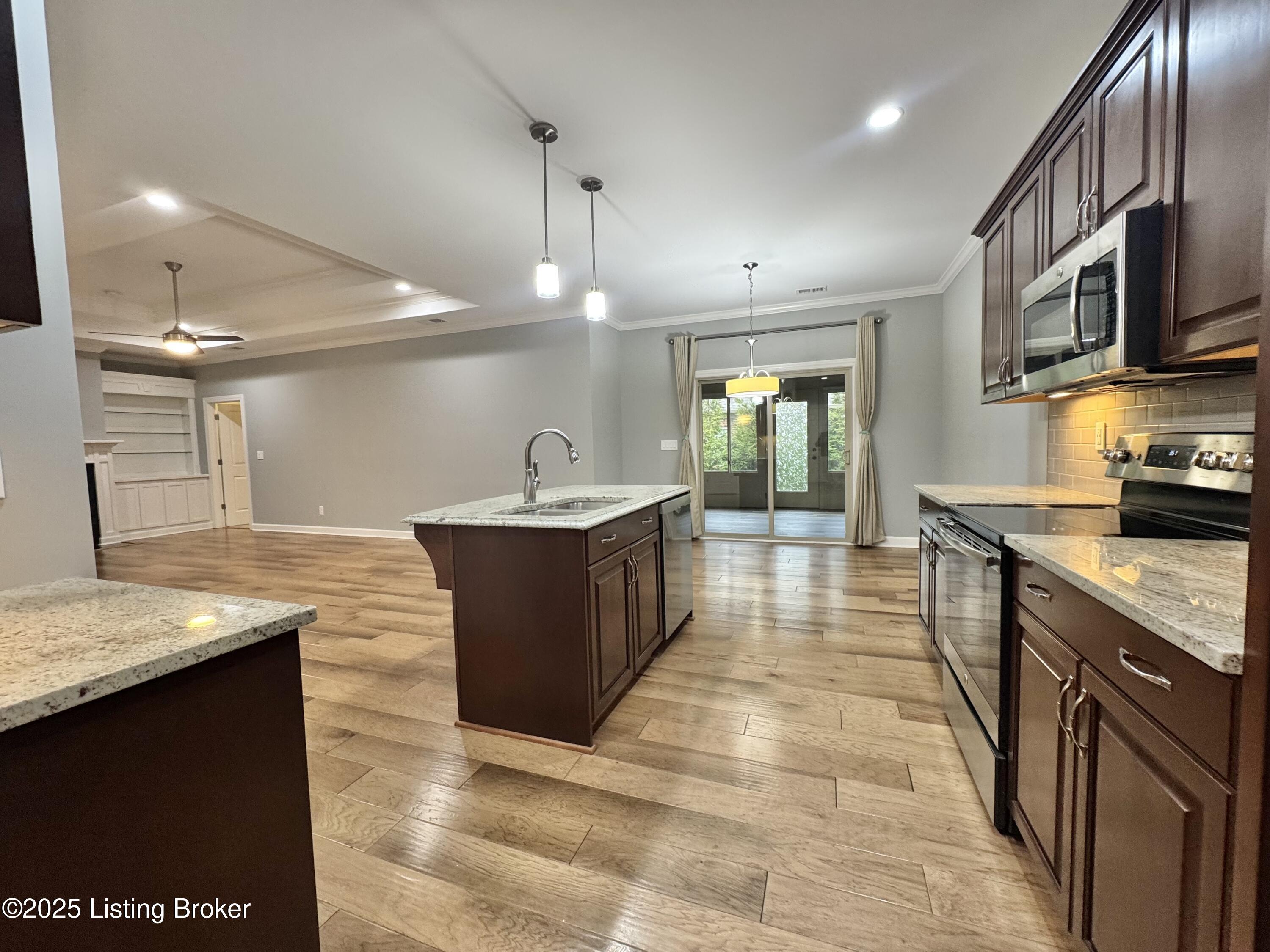 1903 Eagles Landing Dr Property Photo 6