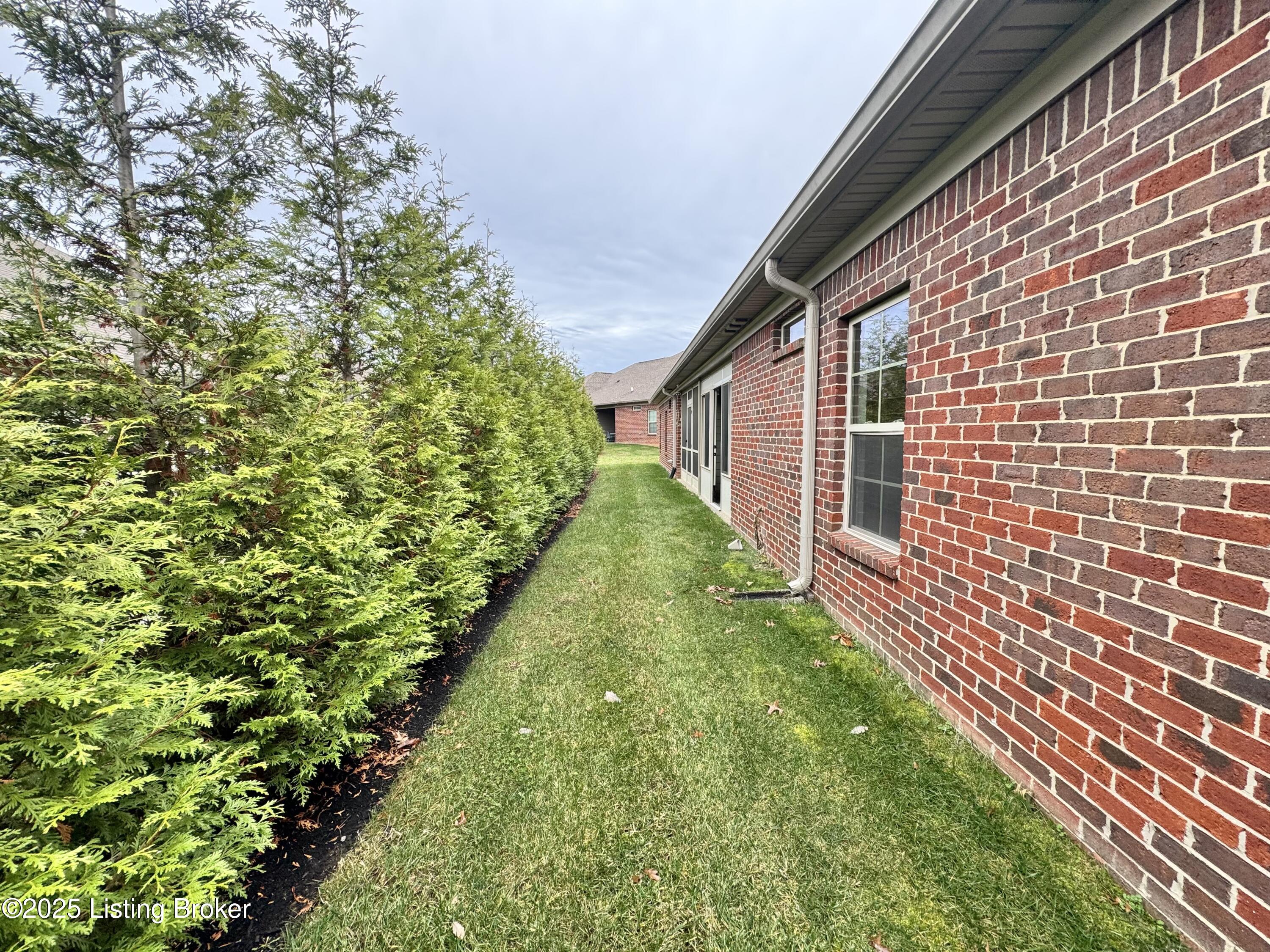 1903 Eagles Landing Dr Property Photo 30