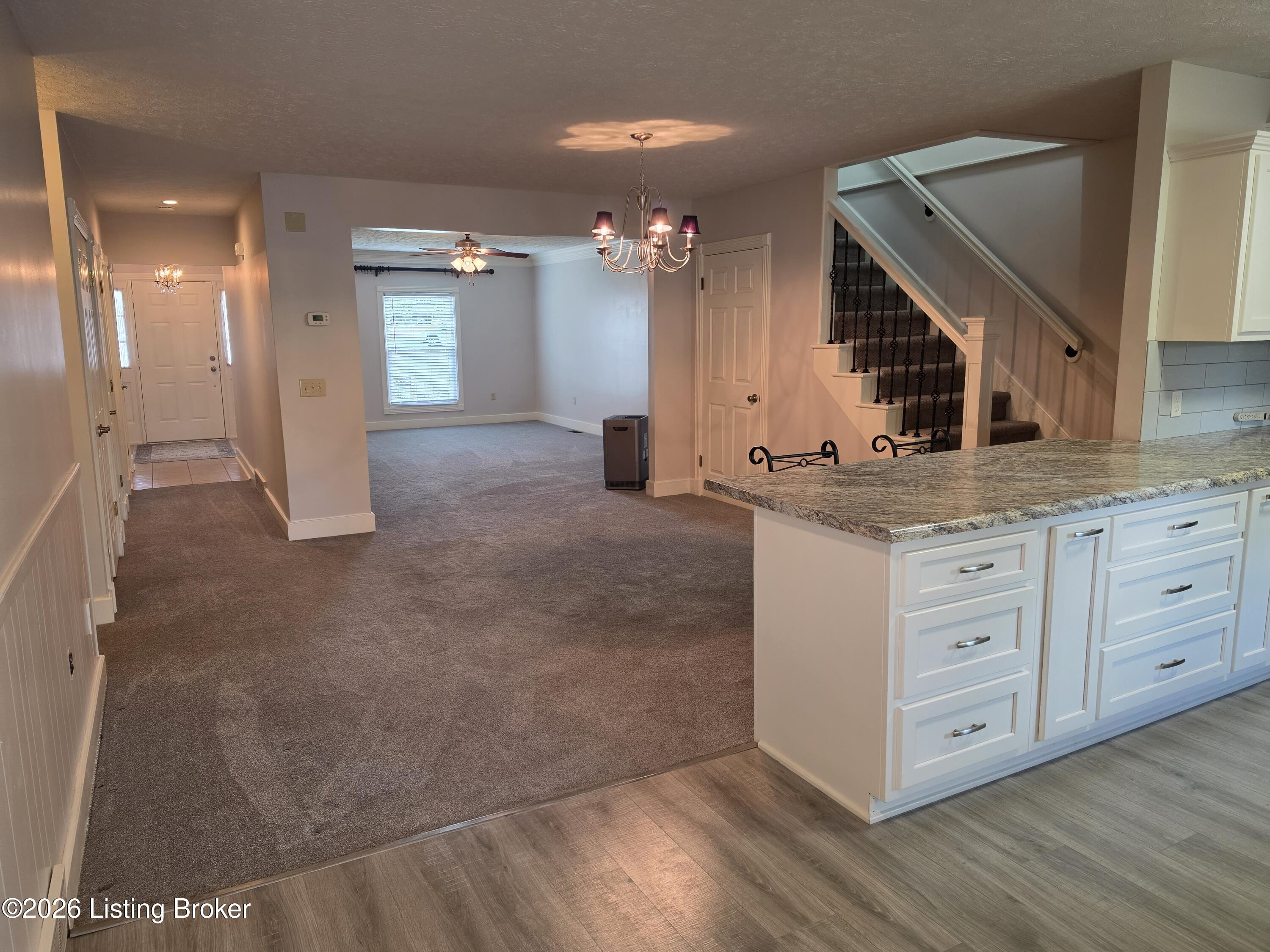 102 Regency Ct B-2 Property Photo 4