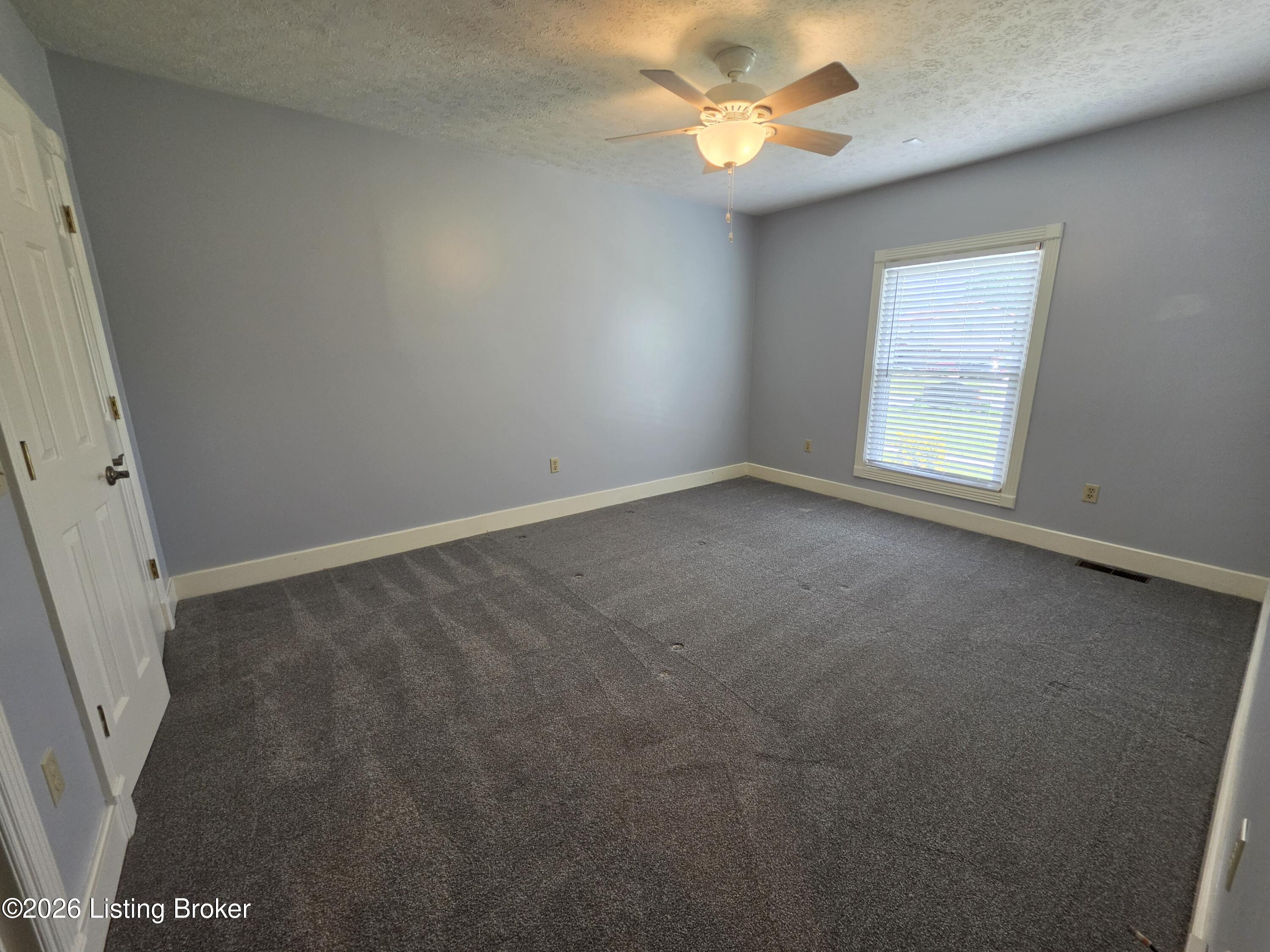 102 Regency Ct B-2 Property Photo 16