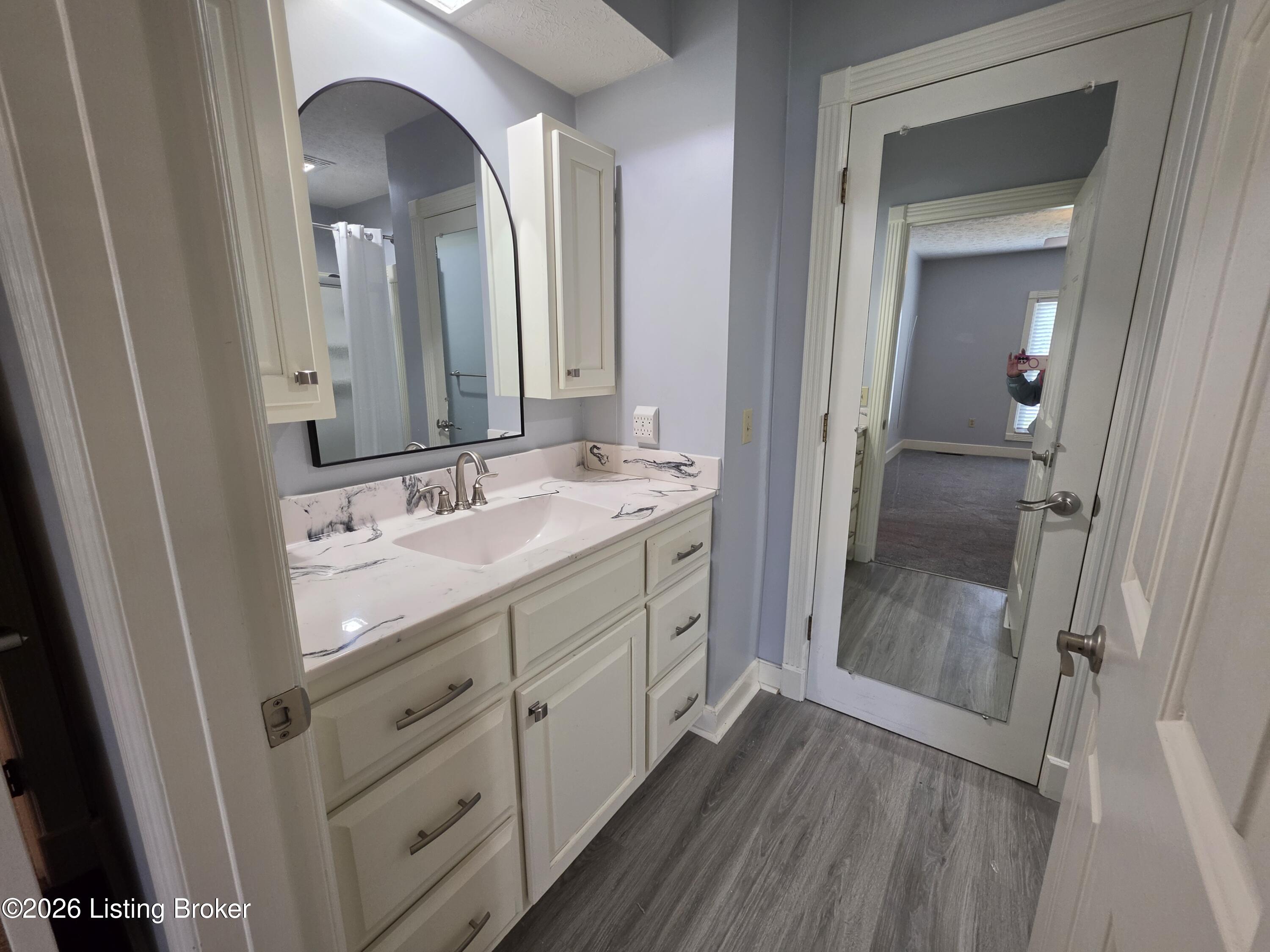 102 Regency Ct B-2 Property Photo 18