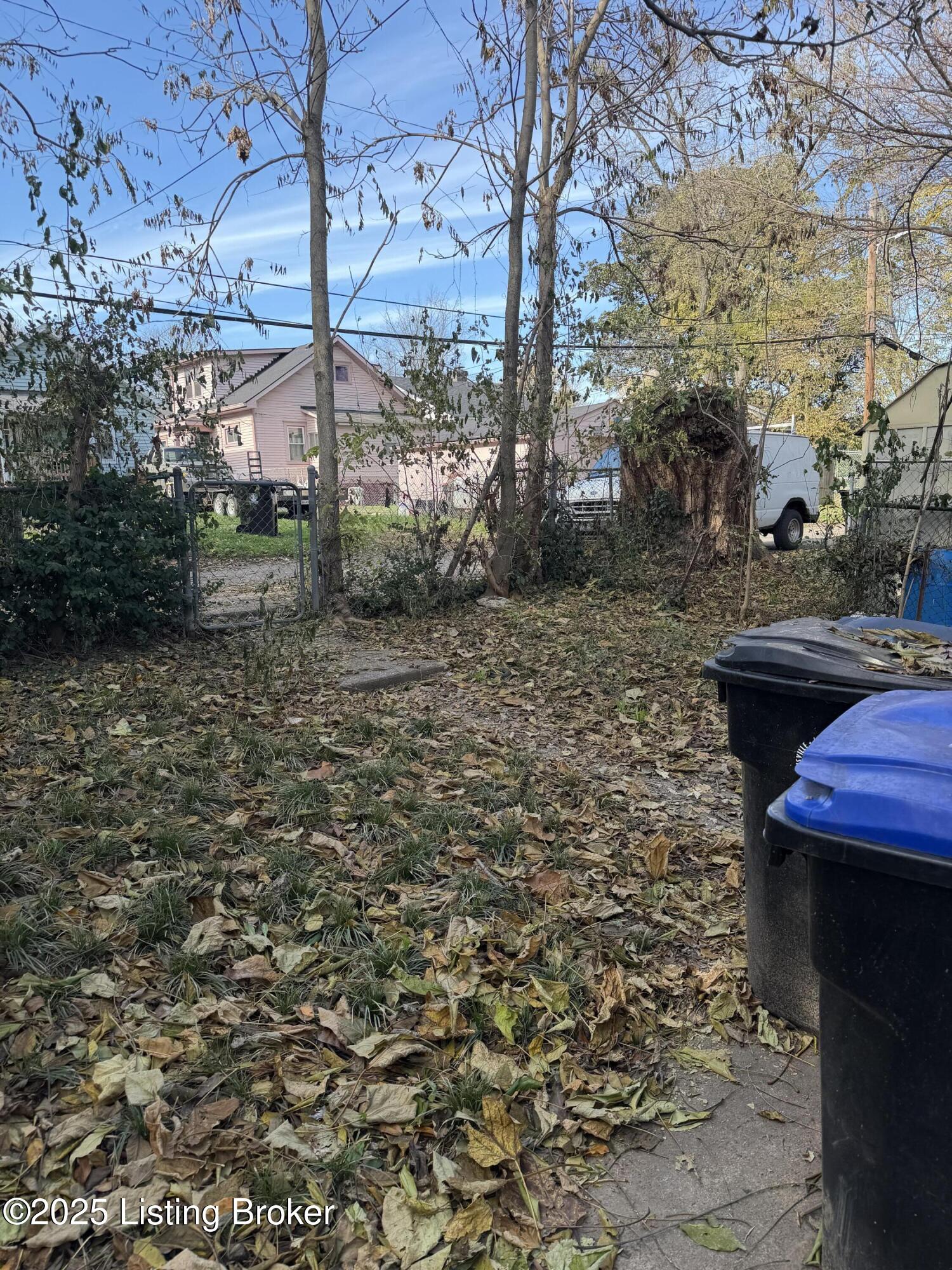 116 Boston Ct Property Photo 3