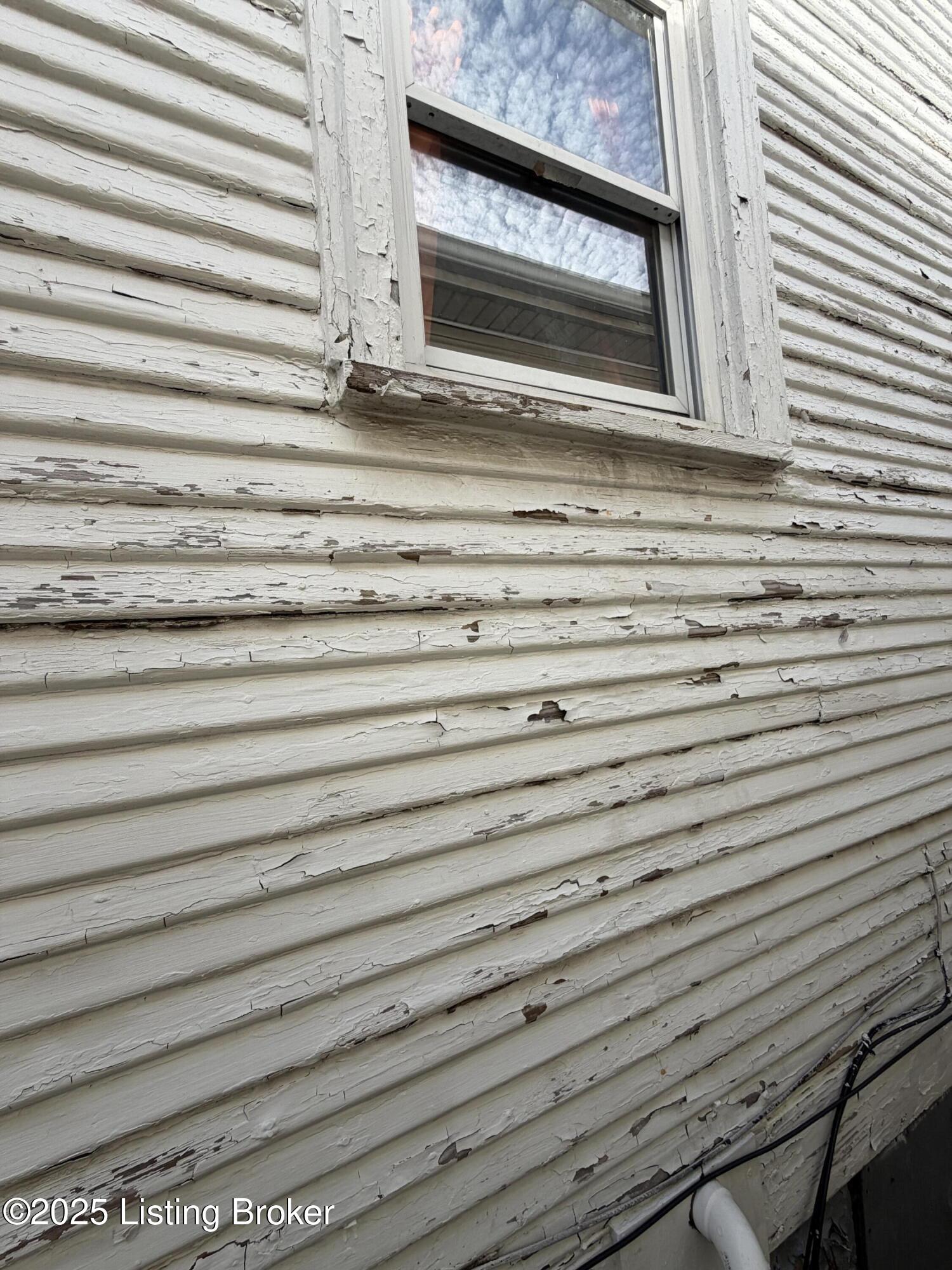 121 Boston Ct Property Photo 6