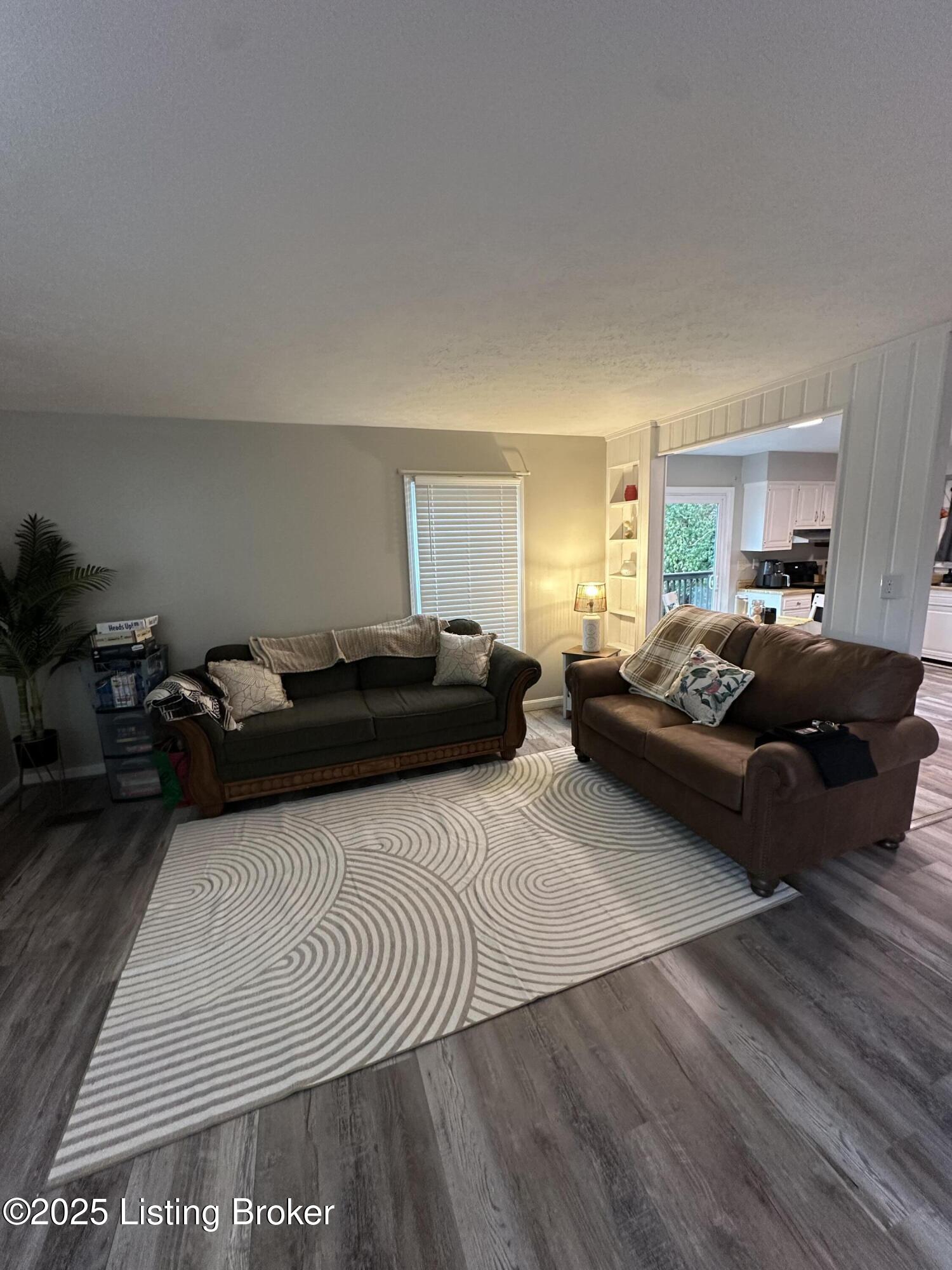 5209 Fisherman Ct Property Photo 4