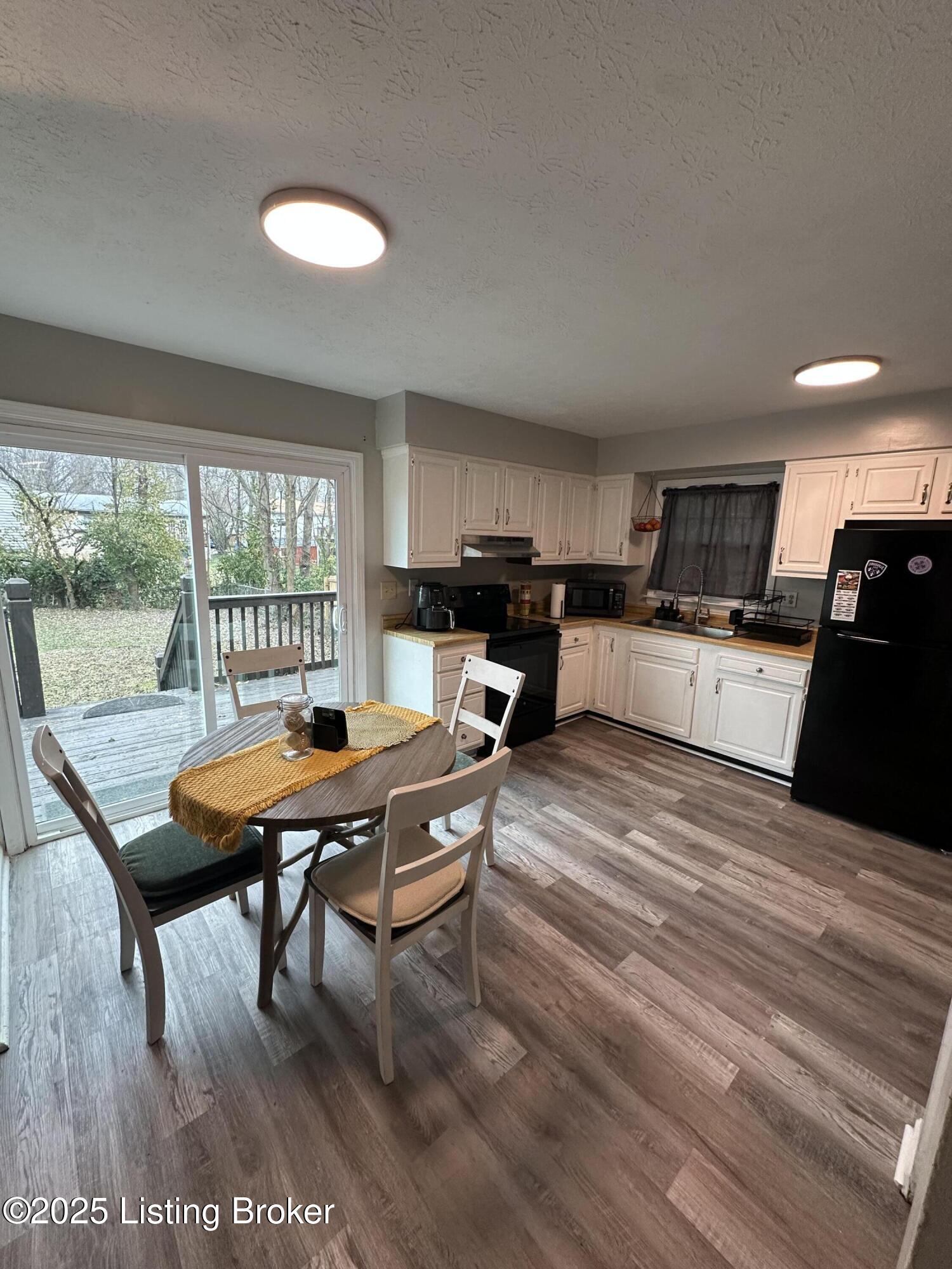 5209 Fisherman Ct Property Photo 5