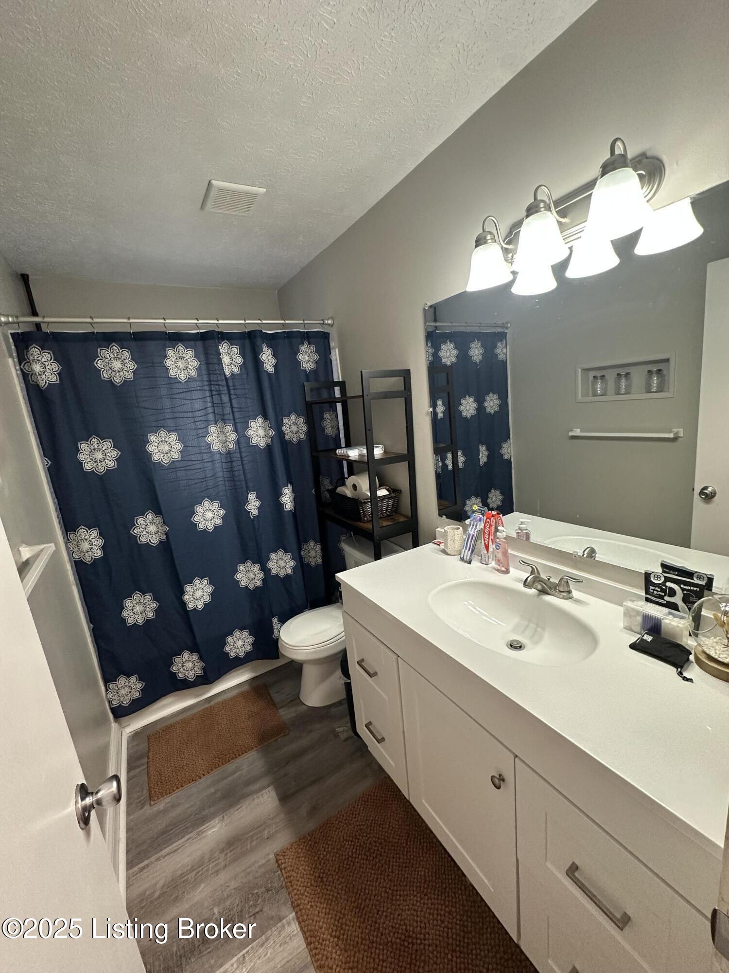 5209 Fisherman Ct Property Photo 9