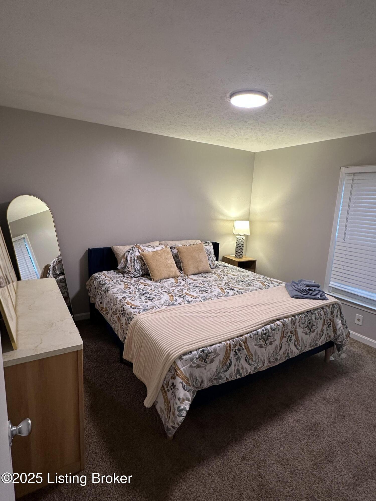 5209 Fisherman Ct Property Photo 12
