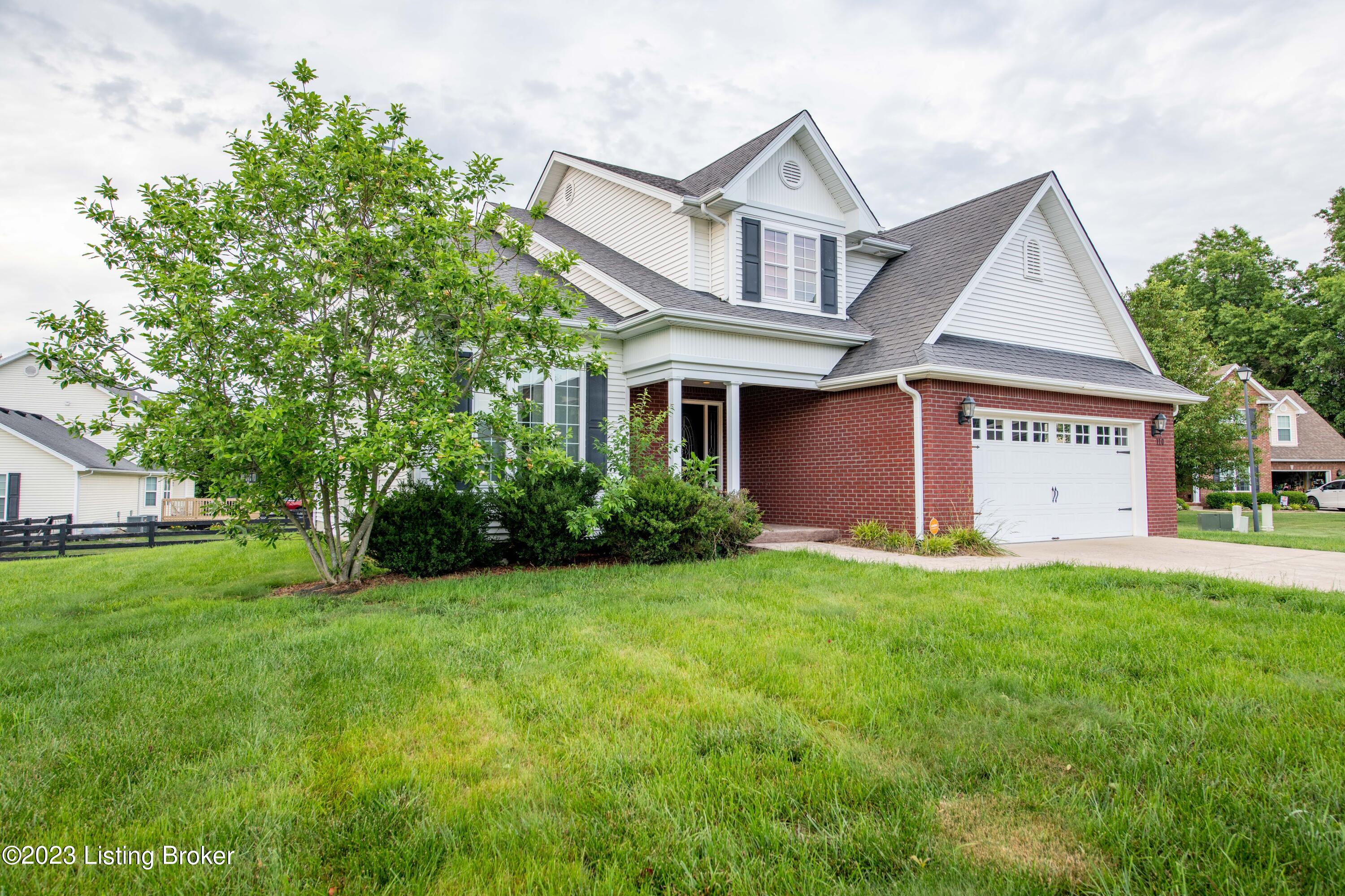 110 E Mandarin Ct