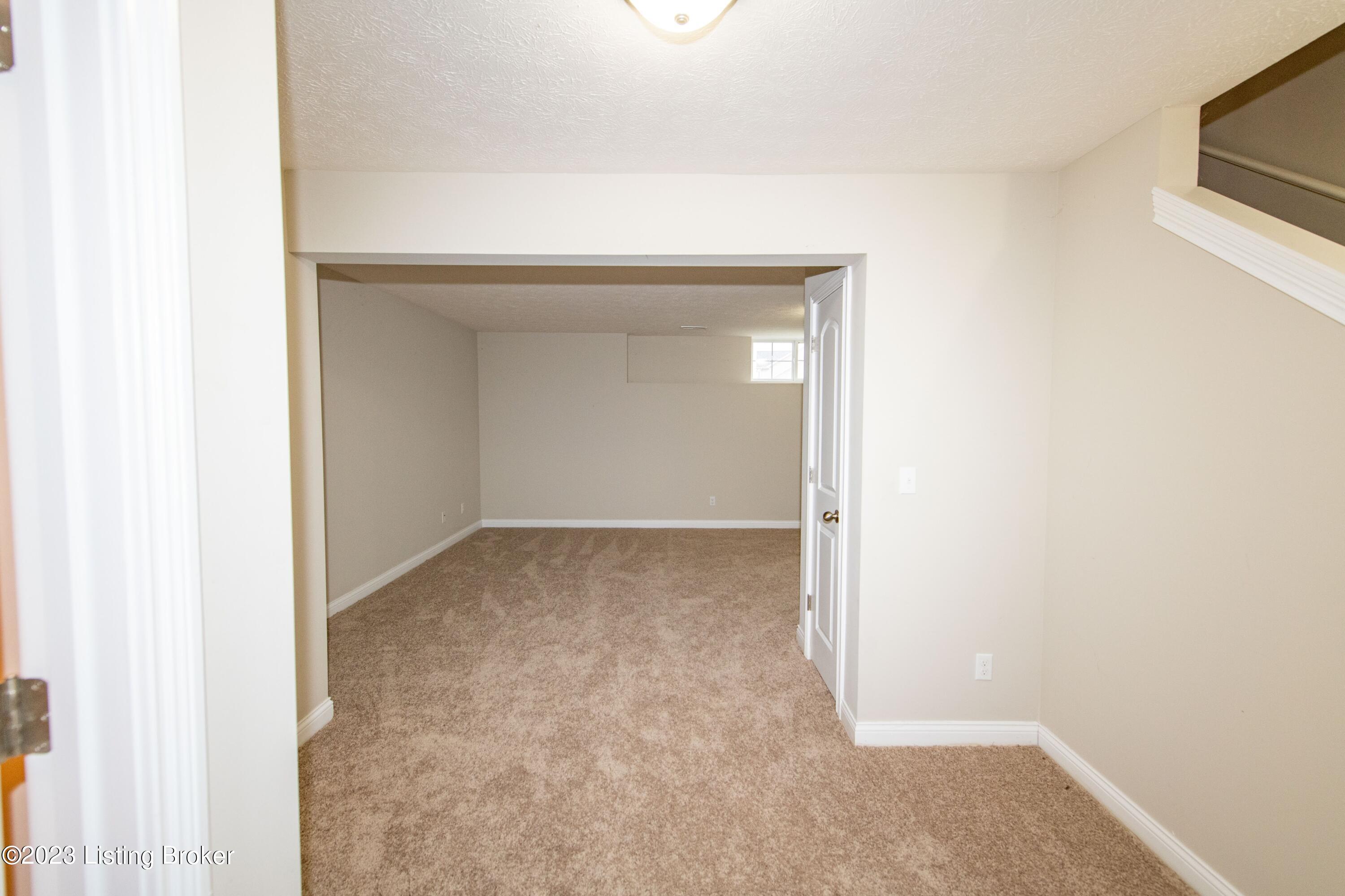 110 E Mandarin Ct Property Photo 32