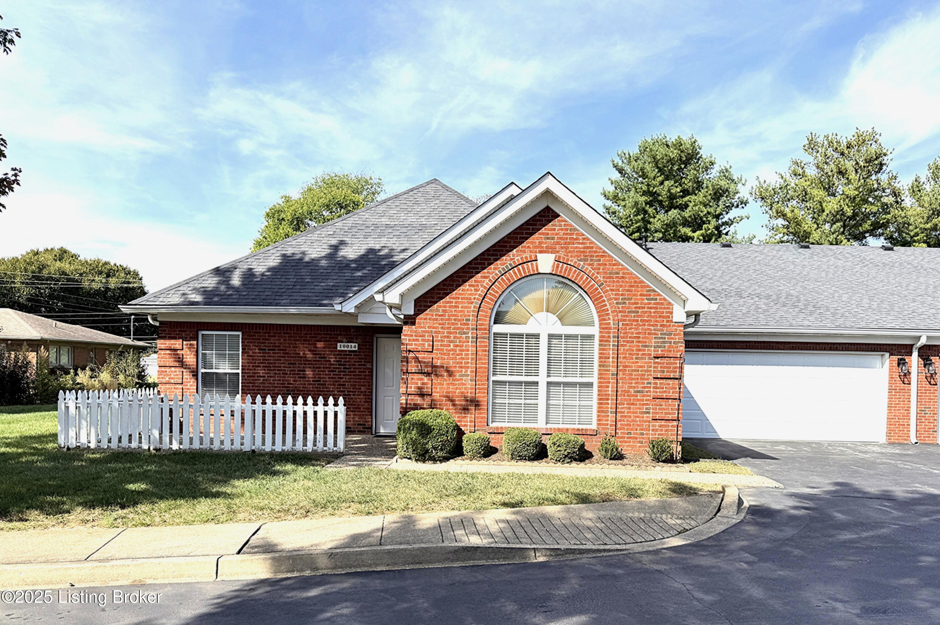 10014 Grey Hawk Dr Property Photo 1