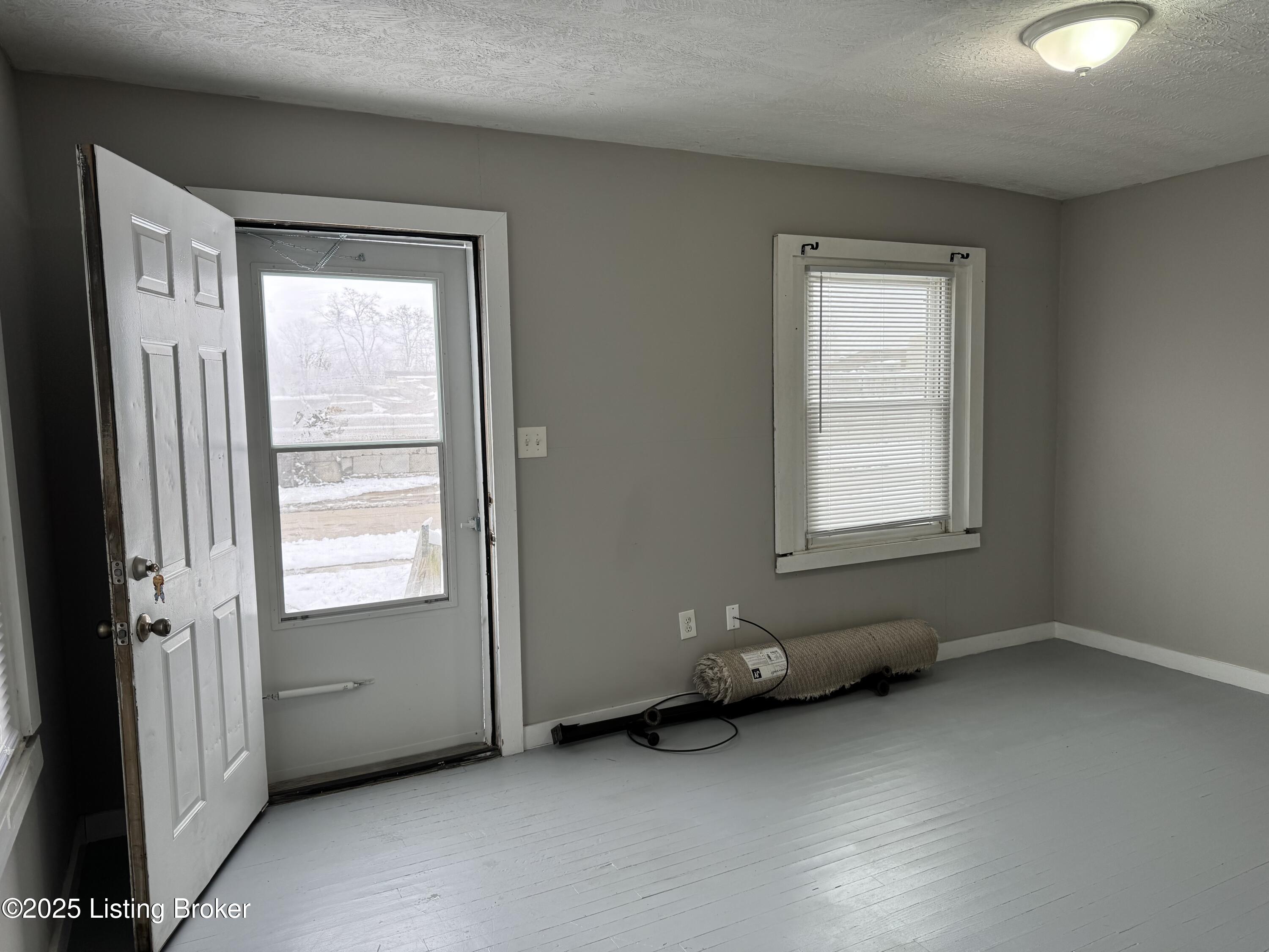 2027 S 41st St Property Photo 1