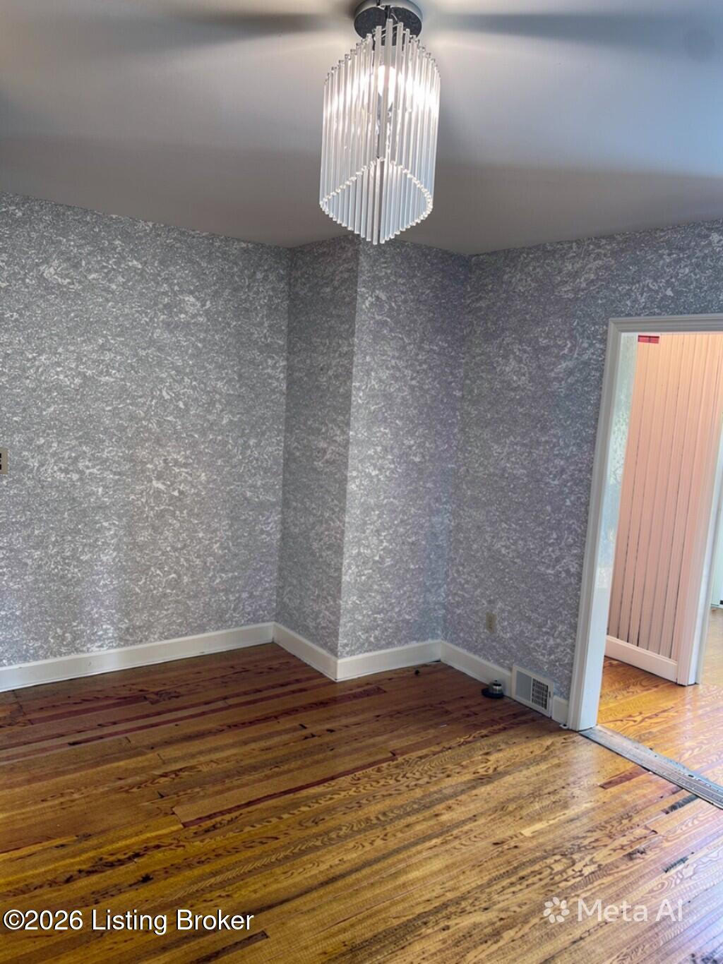 2509 Gardiner Ln Property Photo 6