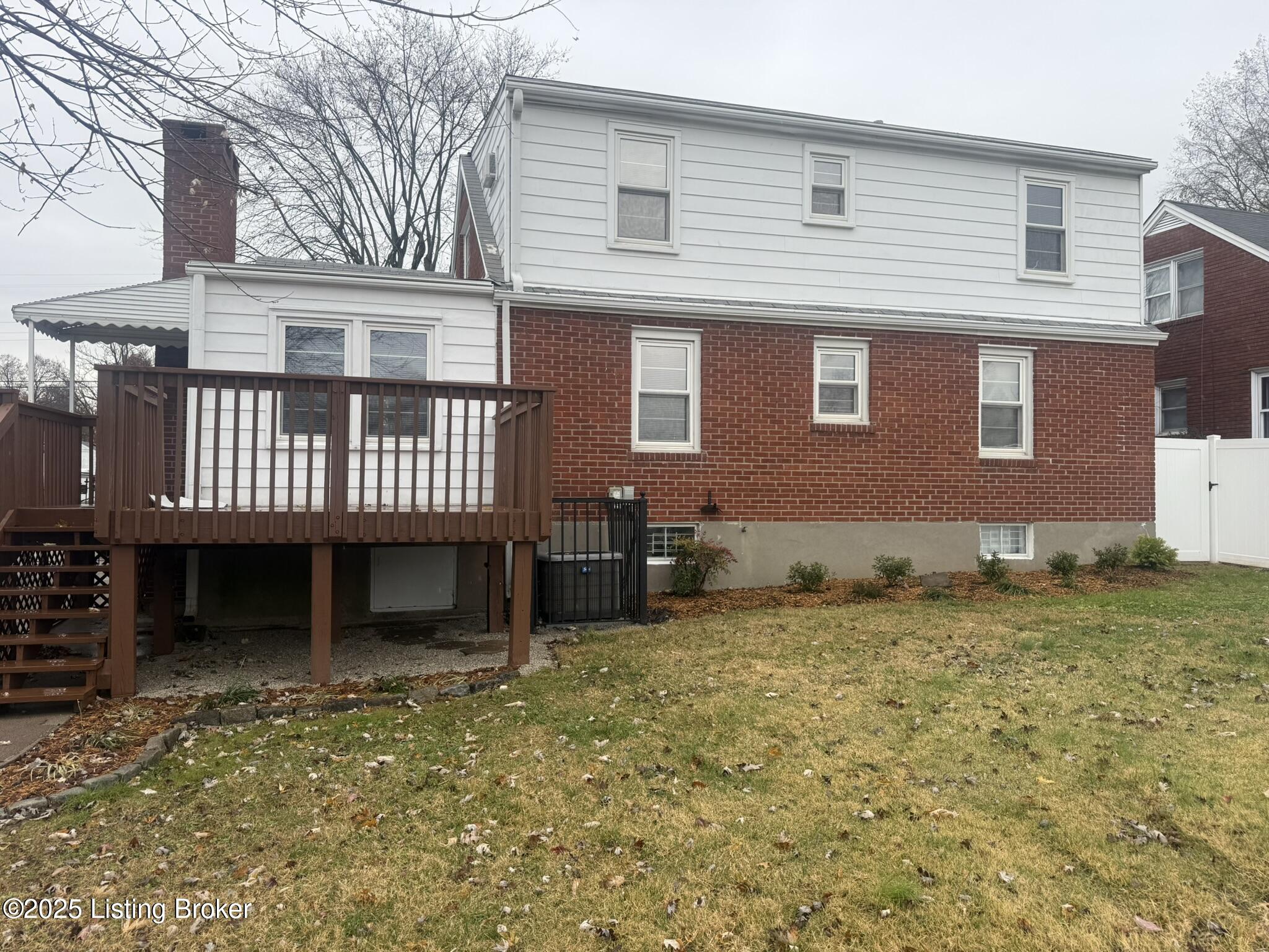 1818 Lewiston Dr Property Photo 2