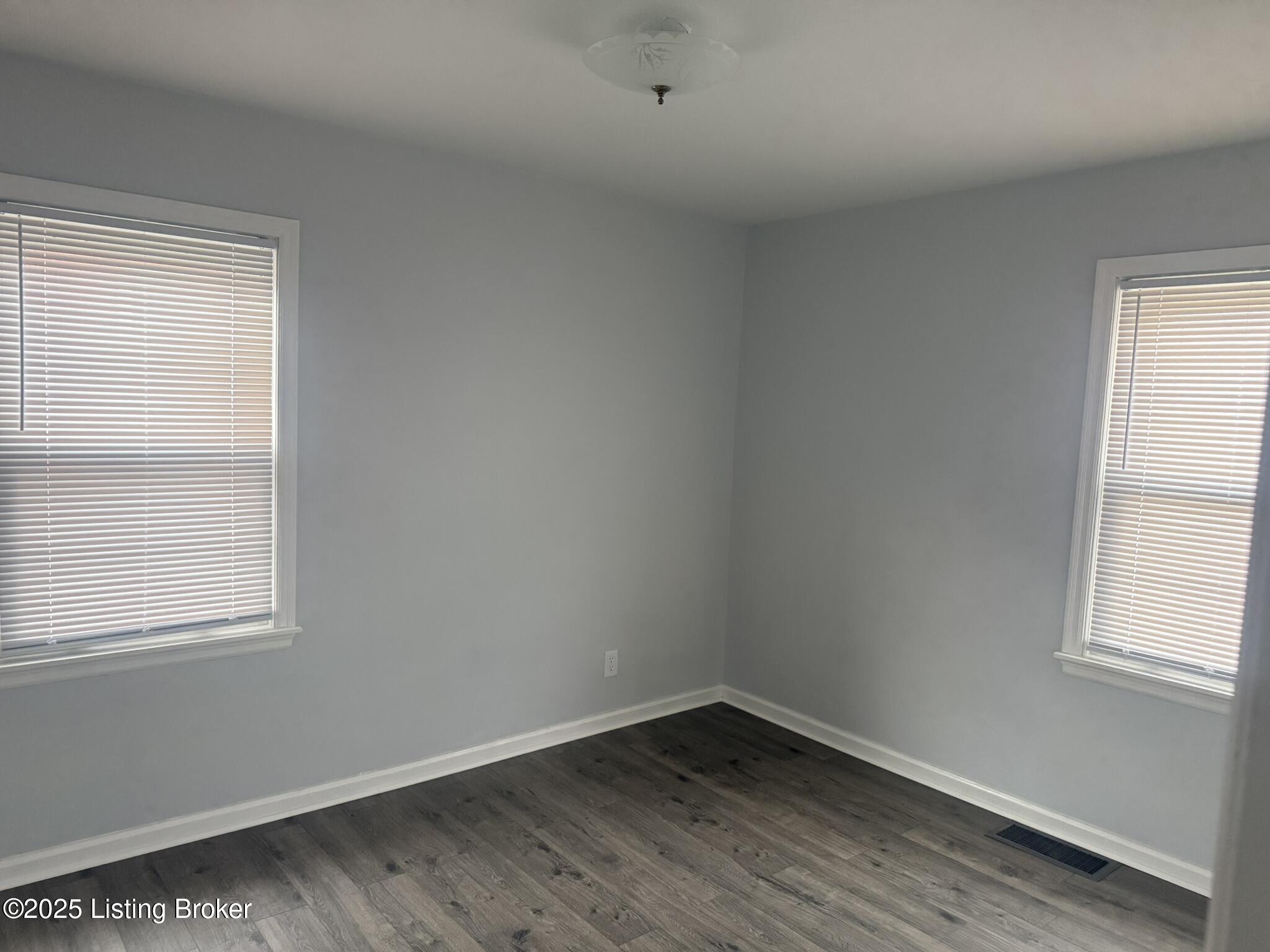 1818 Lewiston Dr Property Photo 11