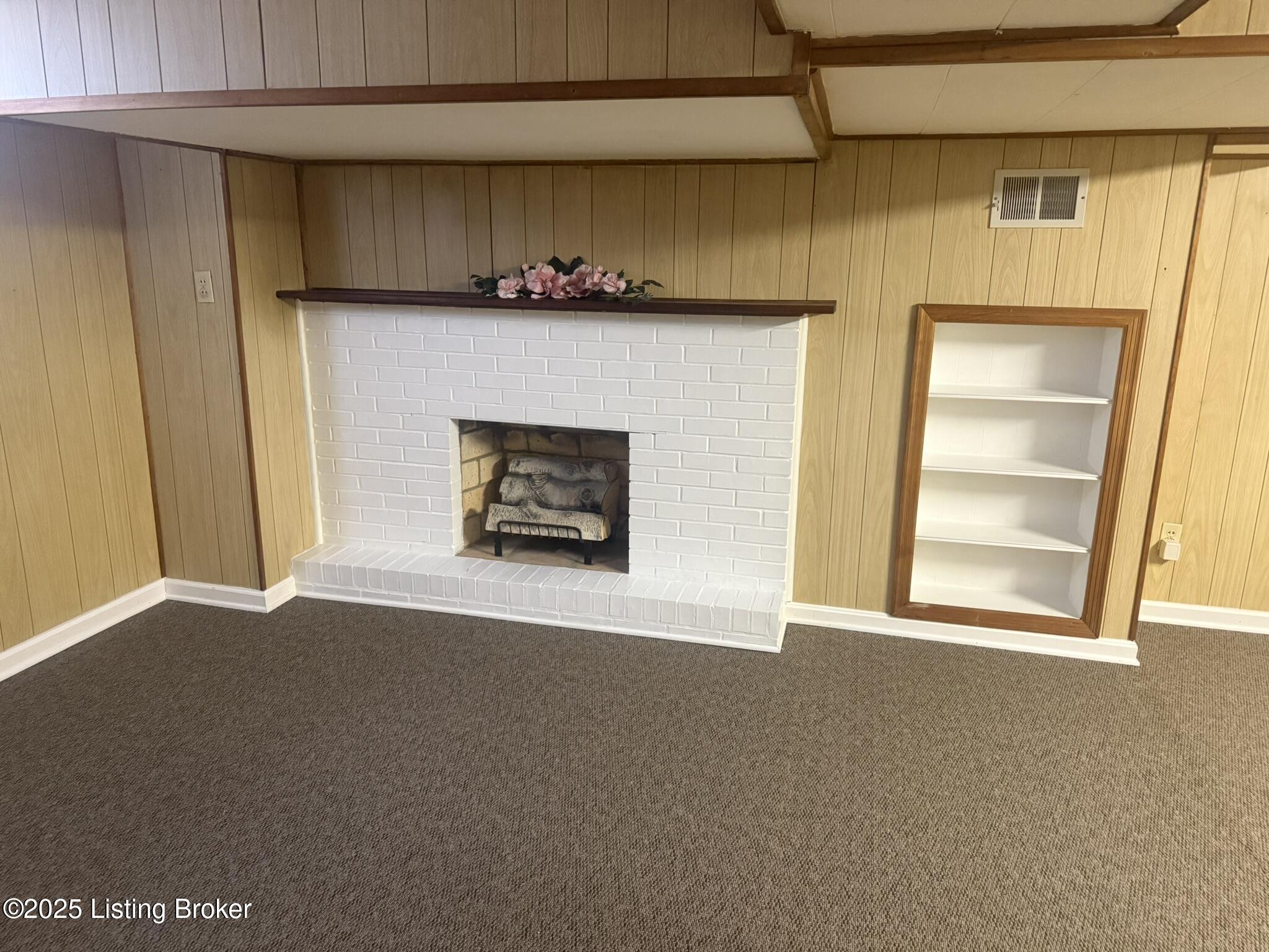 1818 Lewiston Dr Property Photo 15