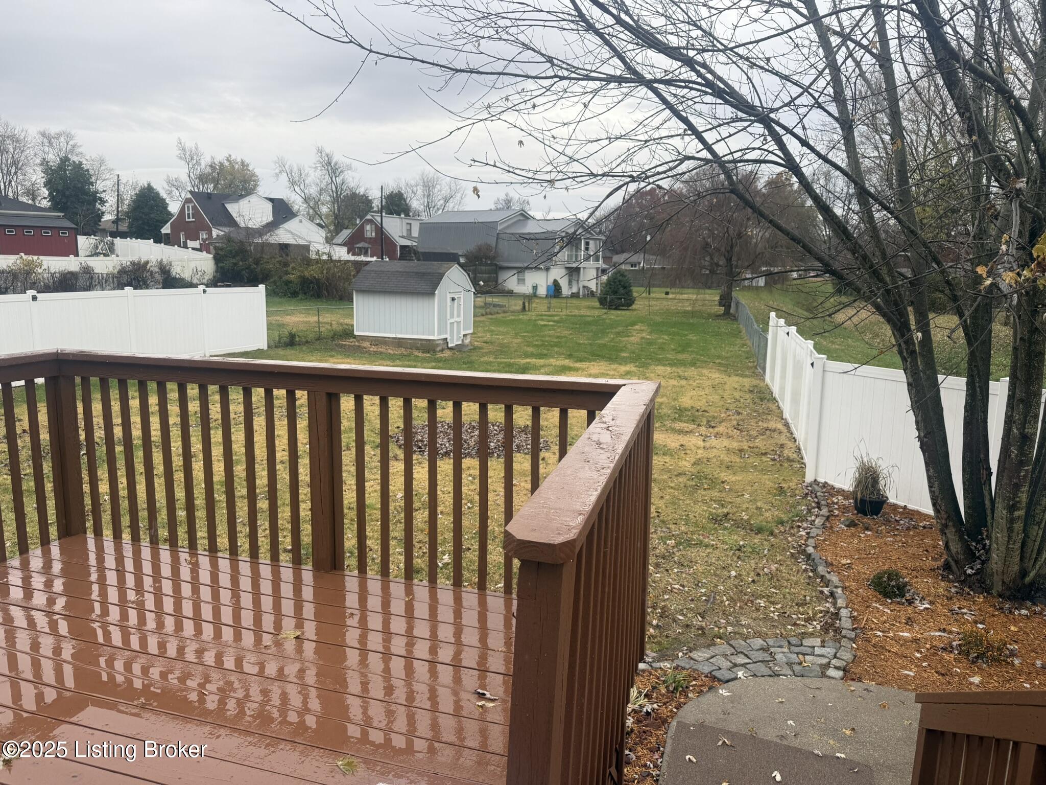 1818 Lewiston Dr Property Photo 22