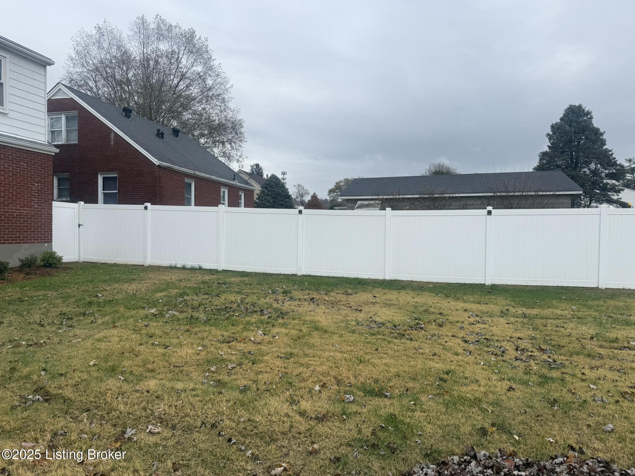 1818 Lewiston Dr Property Photo 24