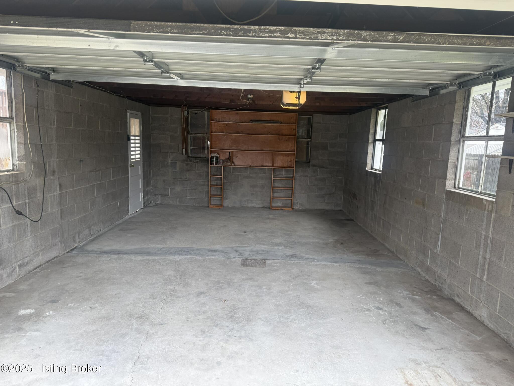 1818 Lewiston Dr Property Photo 27