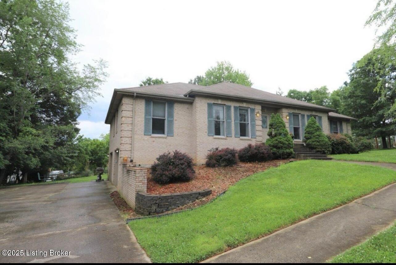 238 Pinnacle Dr Property Photo 2