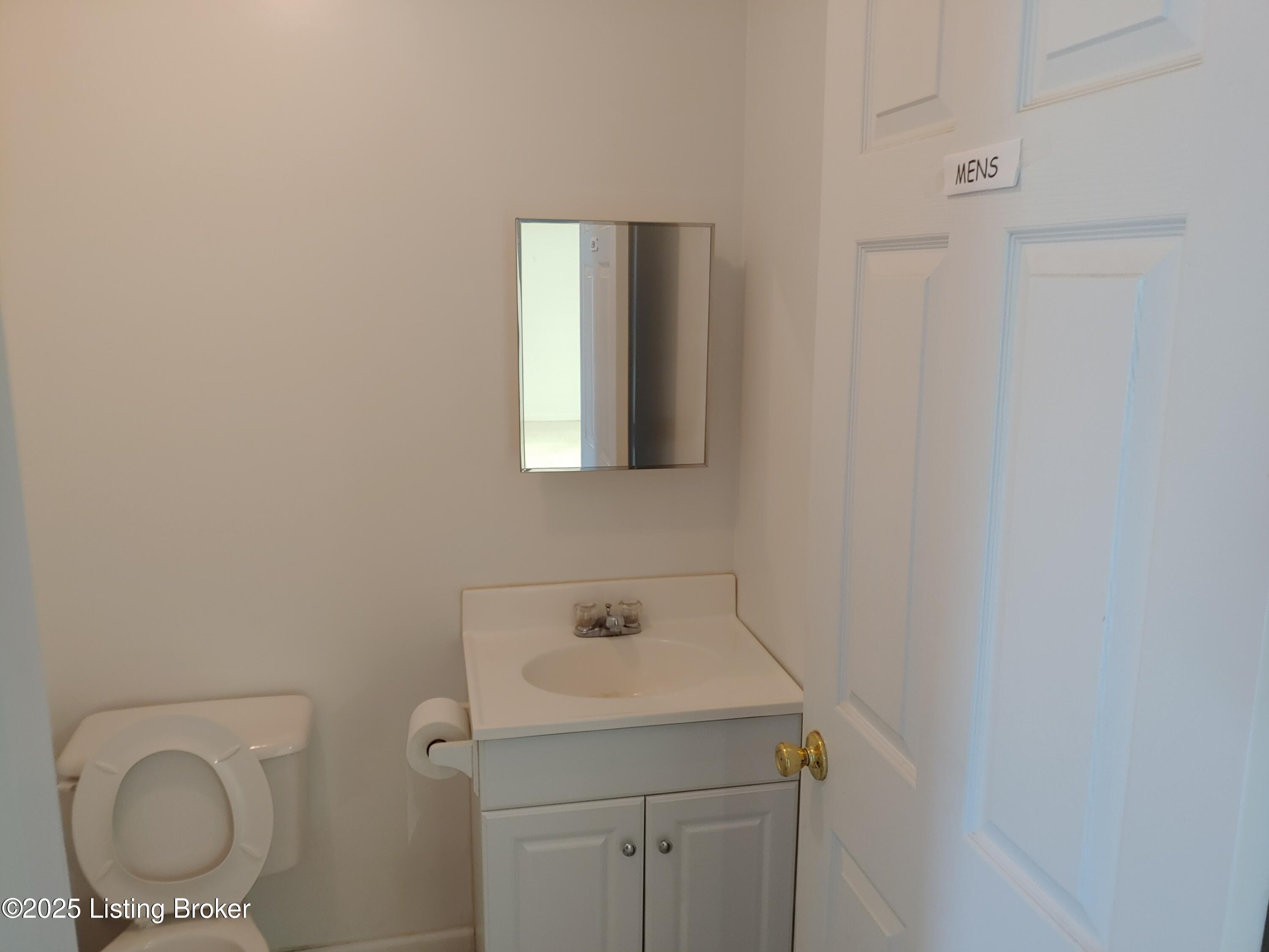 102 Castle Ridge Dr Property Photo 9