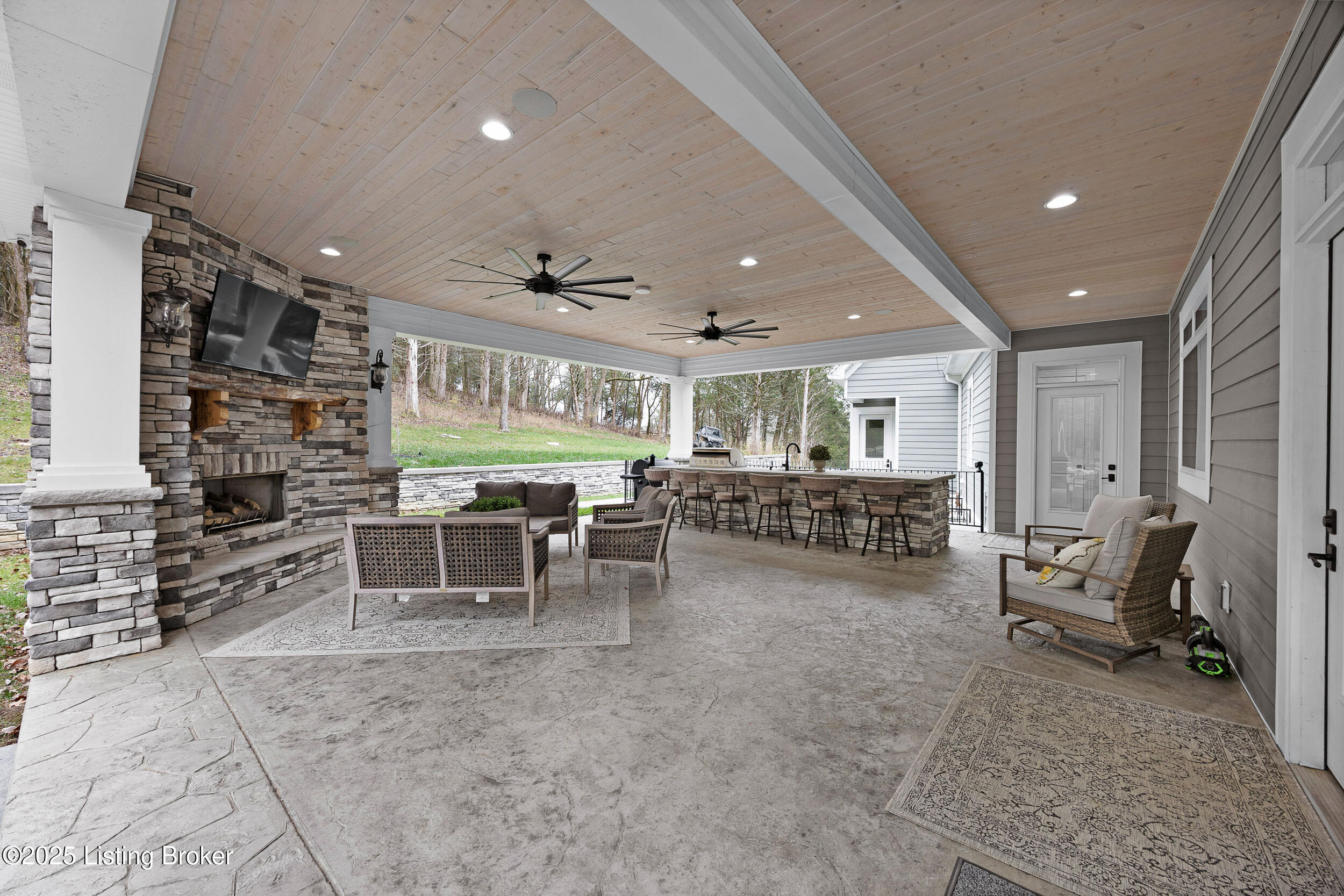 2405 Croake Station Rd Property Photo 12