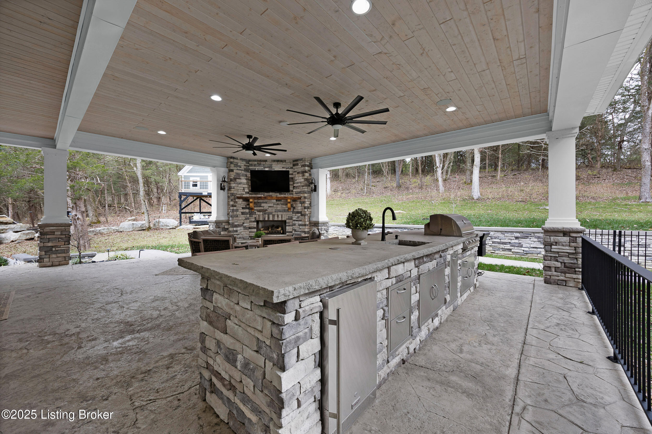 2405 Croake Station Rd Property Photo 14