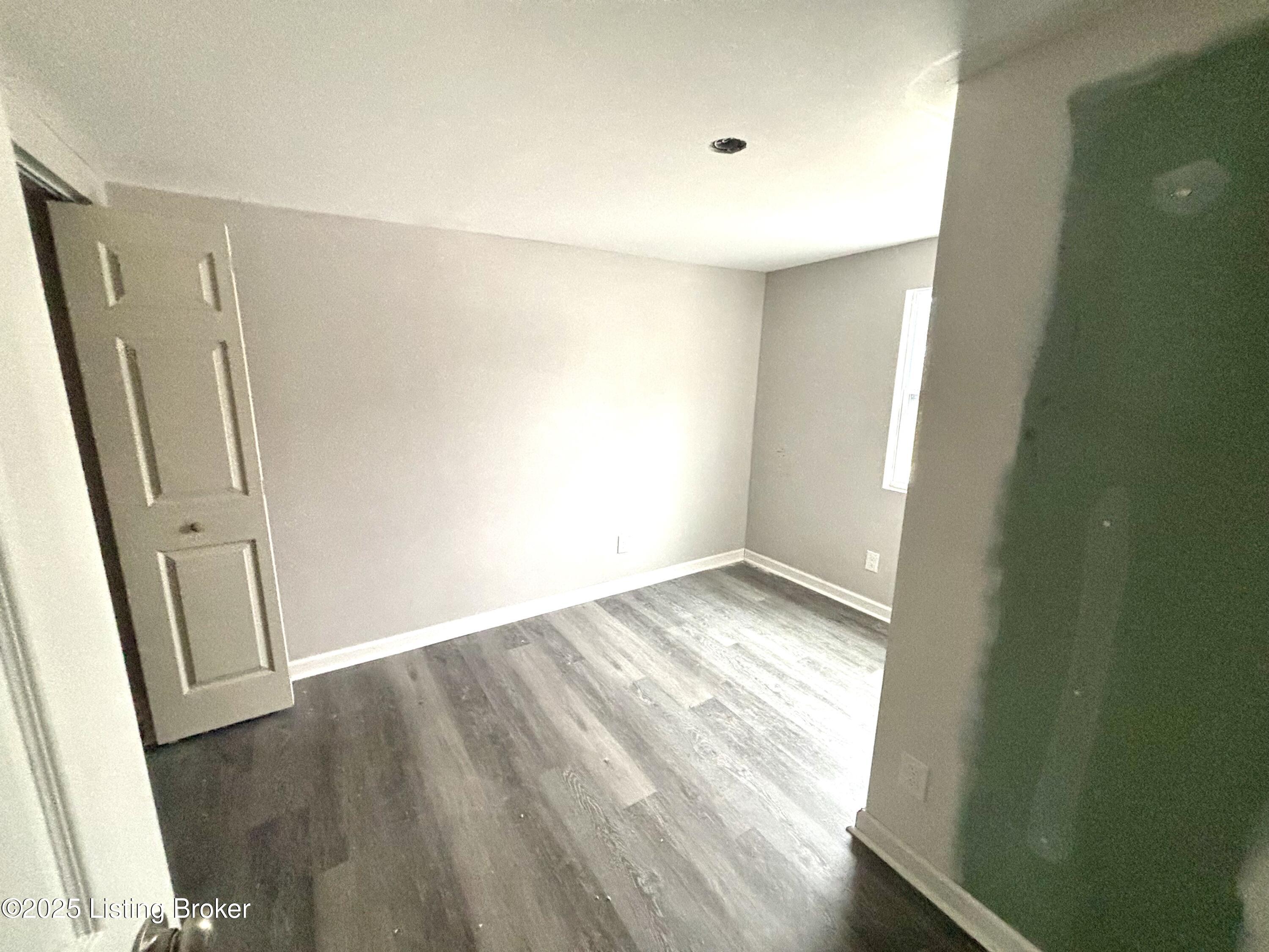 4003 Grand Ave Property Photo 6