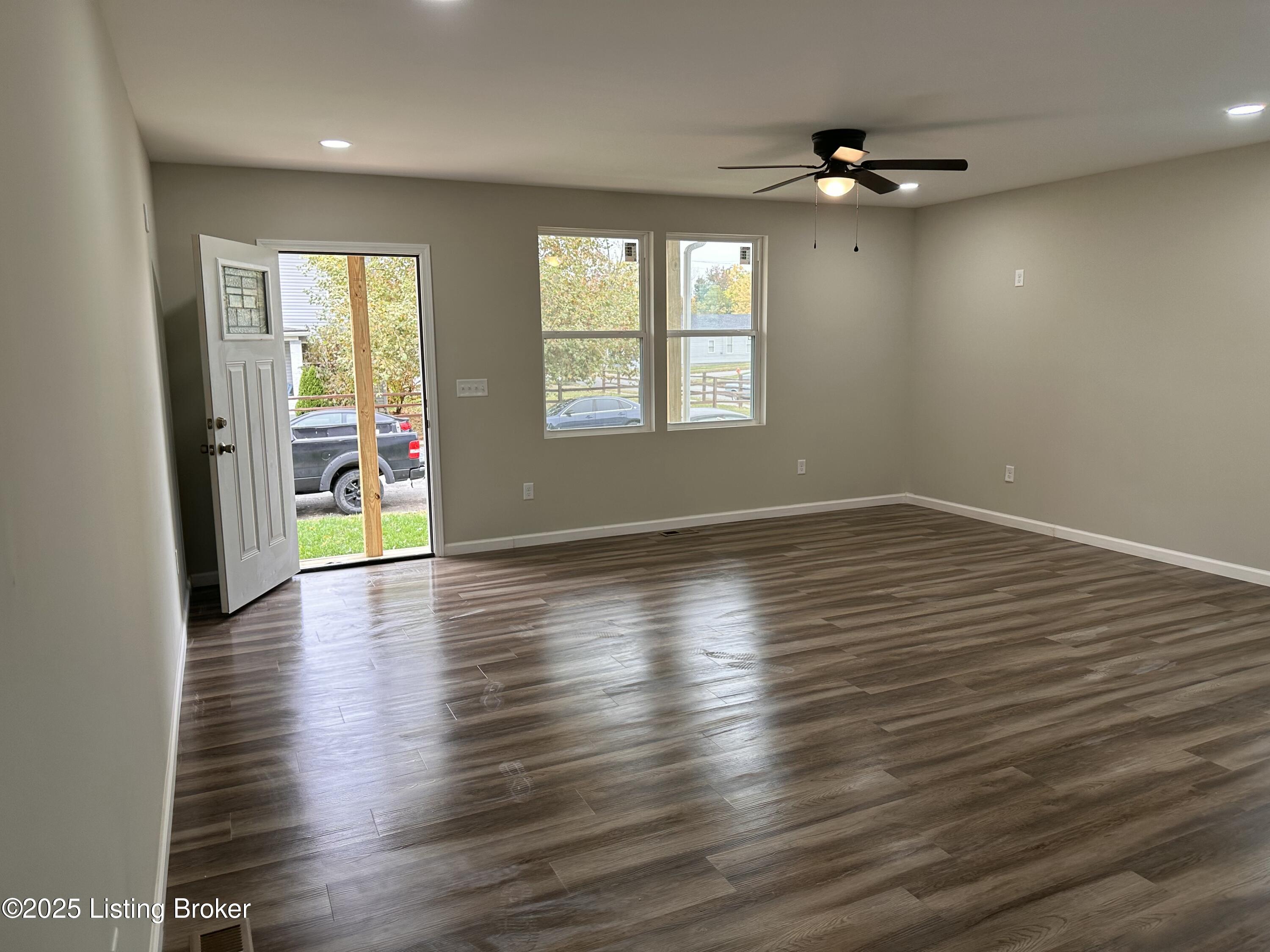702 M St Property Photo 2