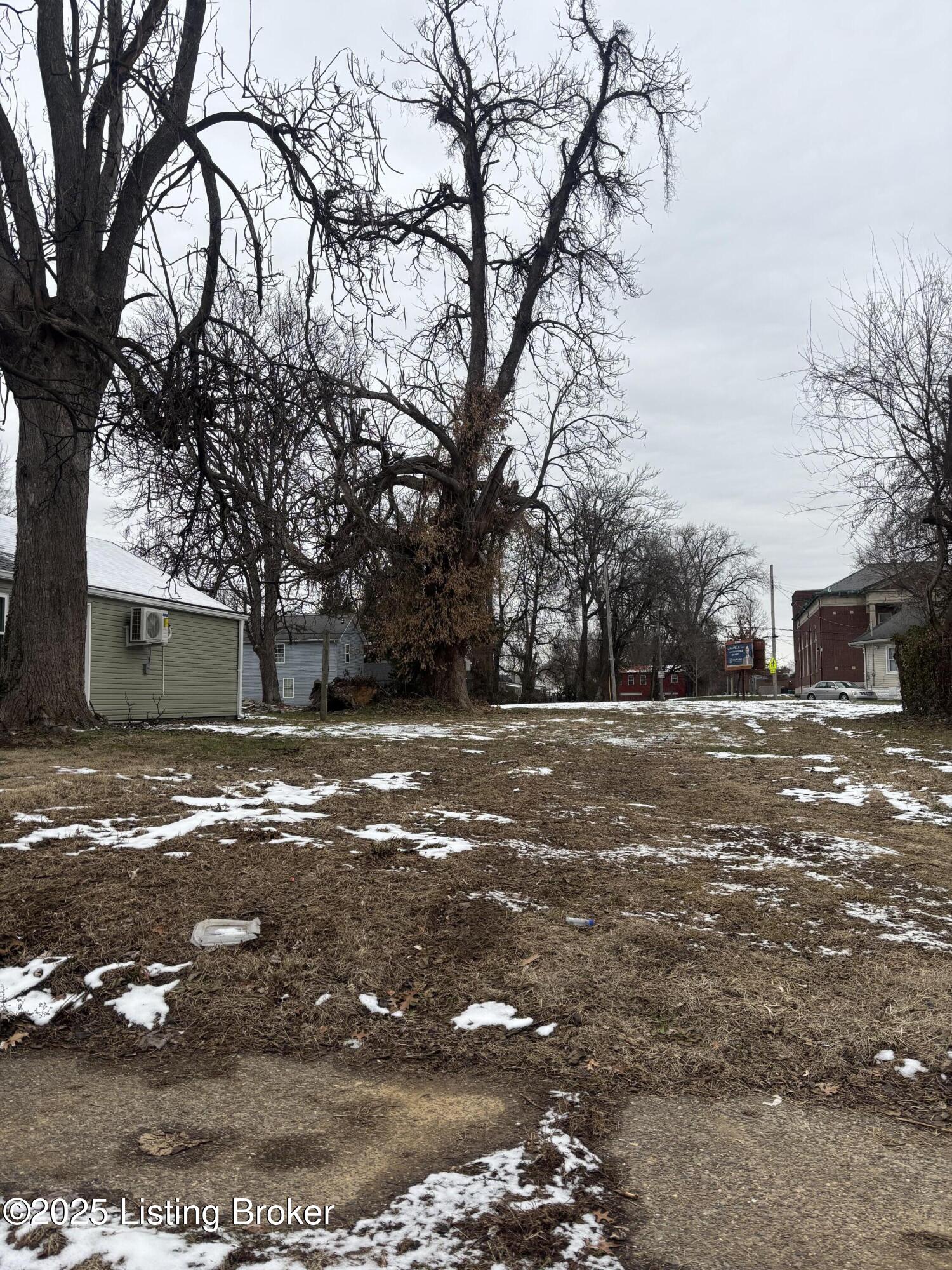 2515 Woodland Ave Property Photo 1