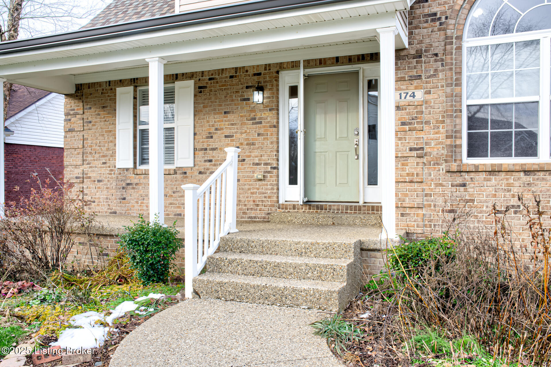 174 Lincoln Station Dr Property Photo 2