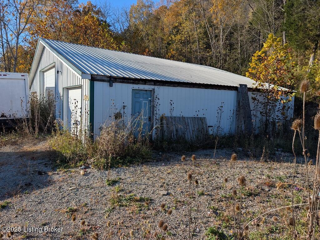 5595 State Road 56 Property Photo 2