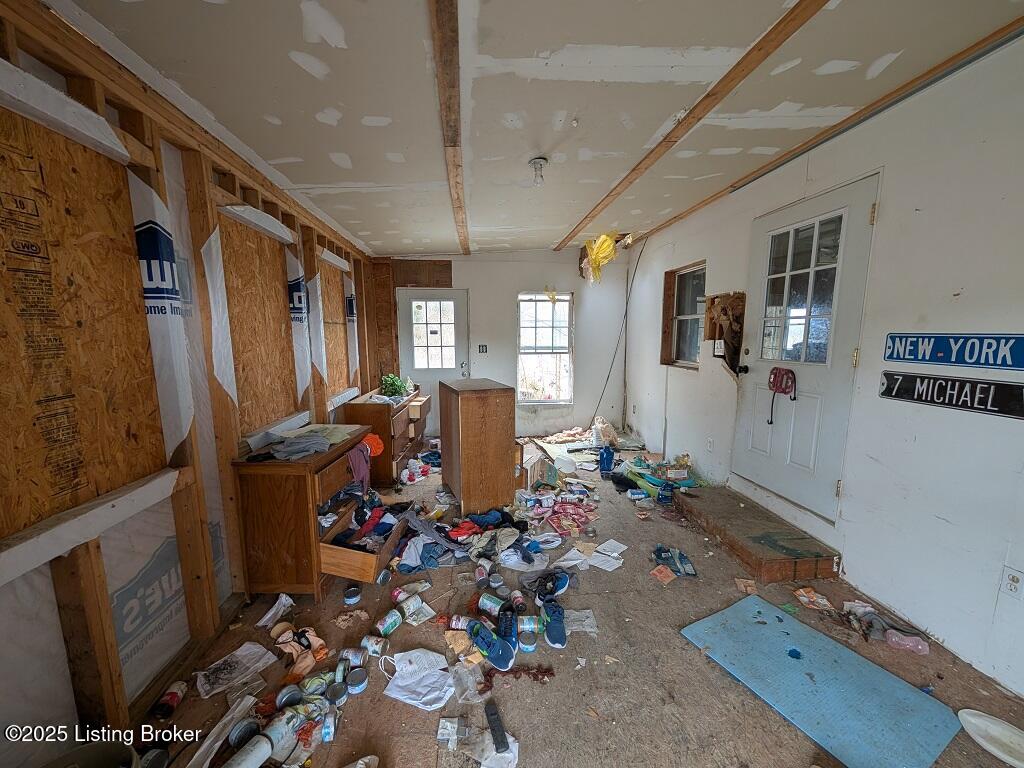 5595 State Road 56 Property Photo 8