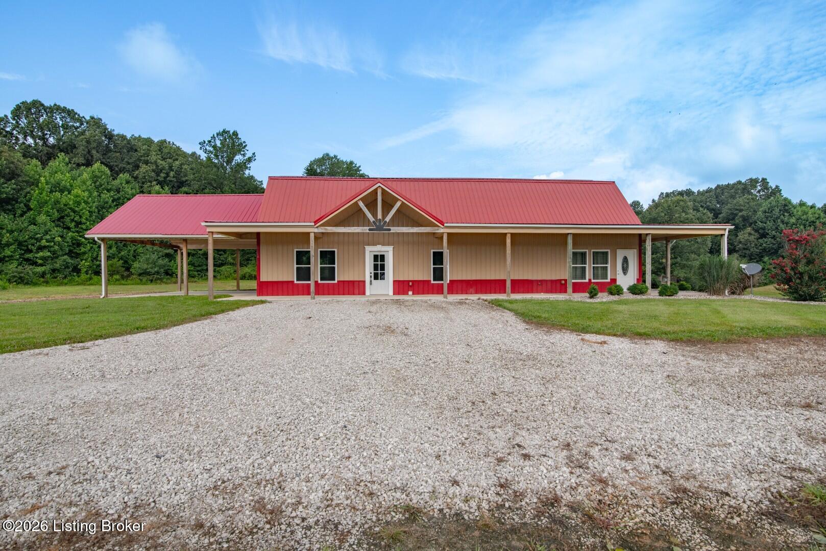 1096 Eastview Rd Property Photo 2