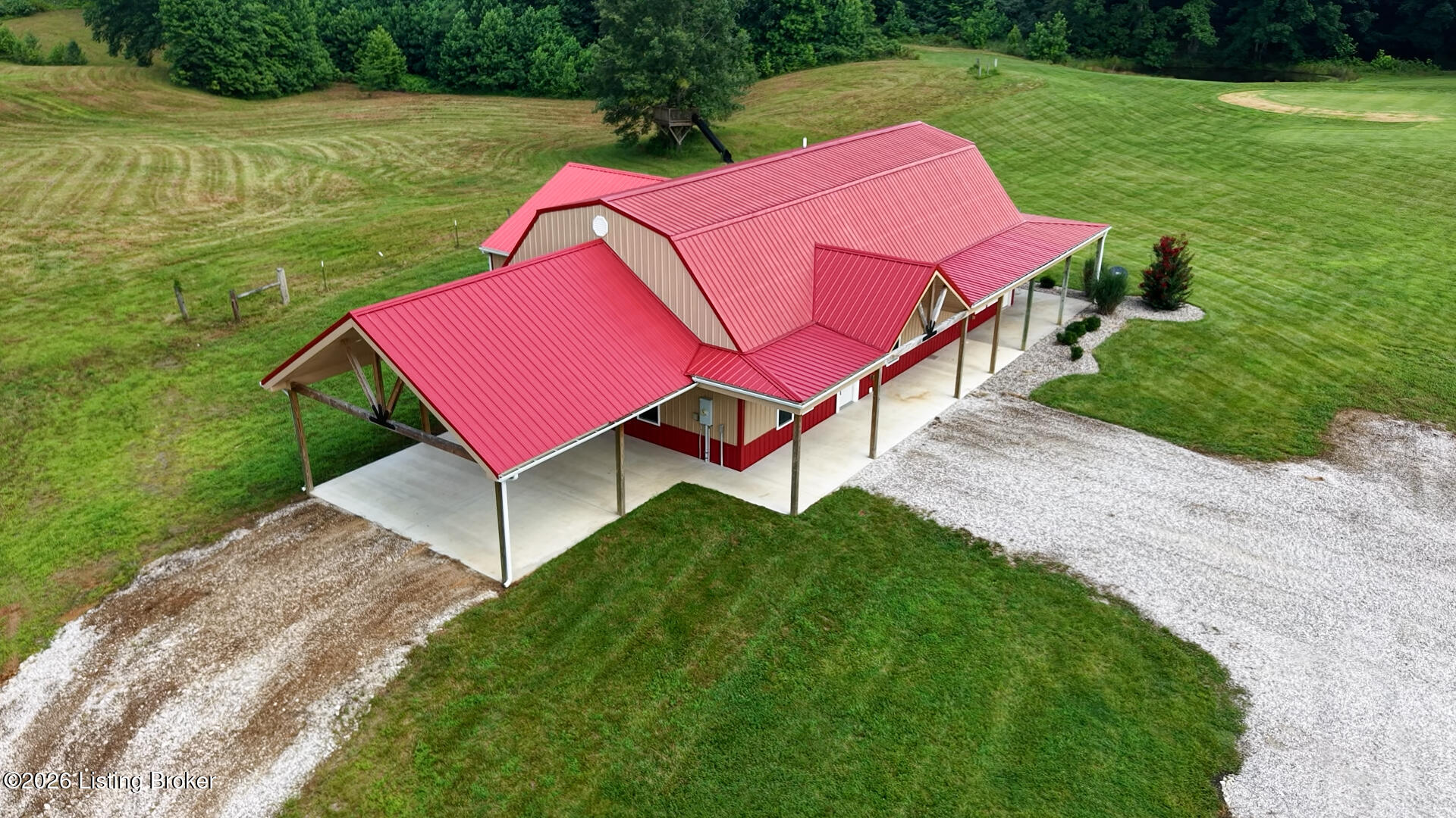 1096 Eastview Rd Property Photo 5
