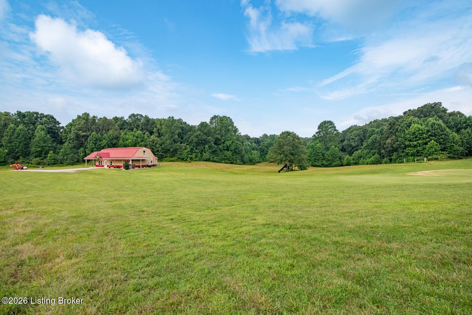1096 Eastview Rd Property Photo 14
