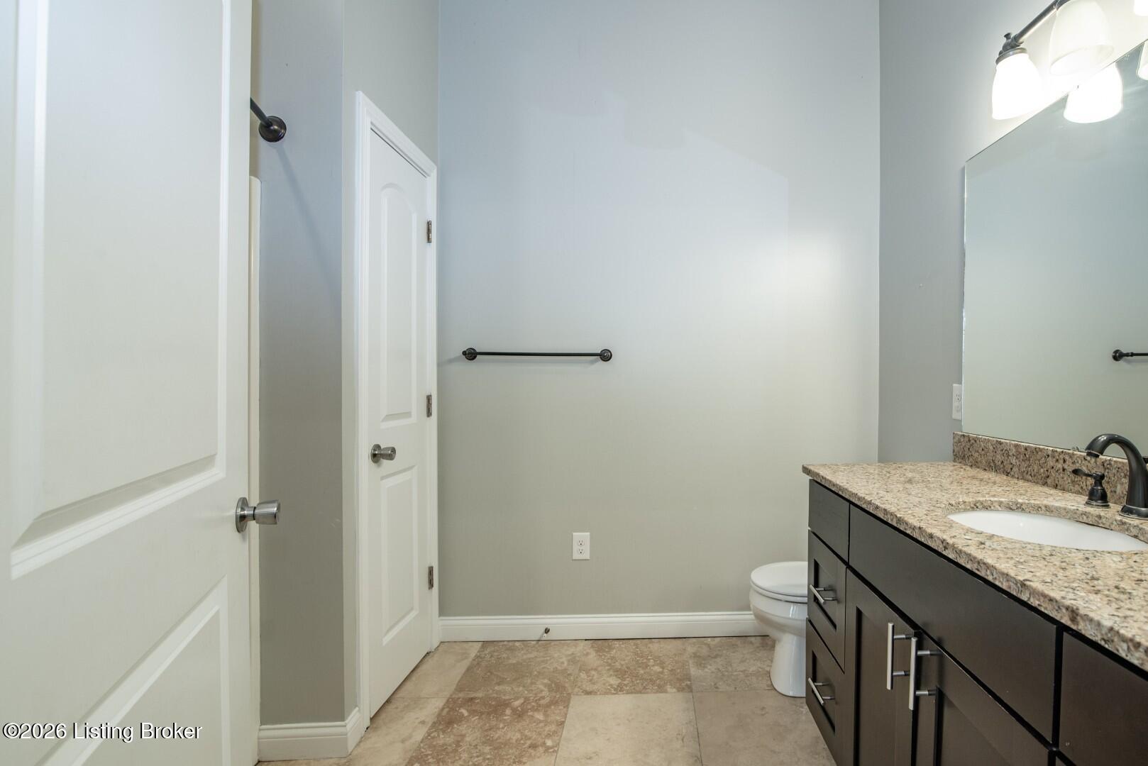 1096 Eastview Rd Property Photo 21