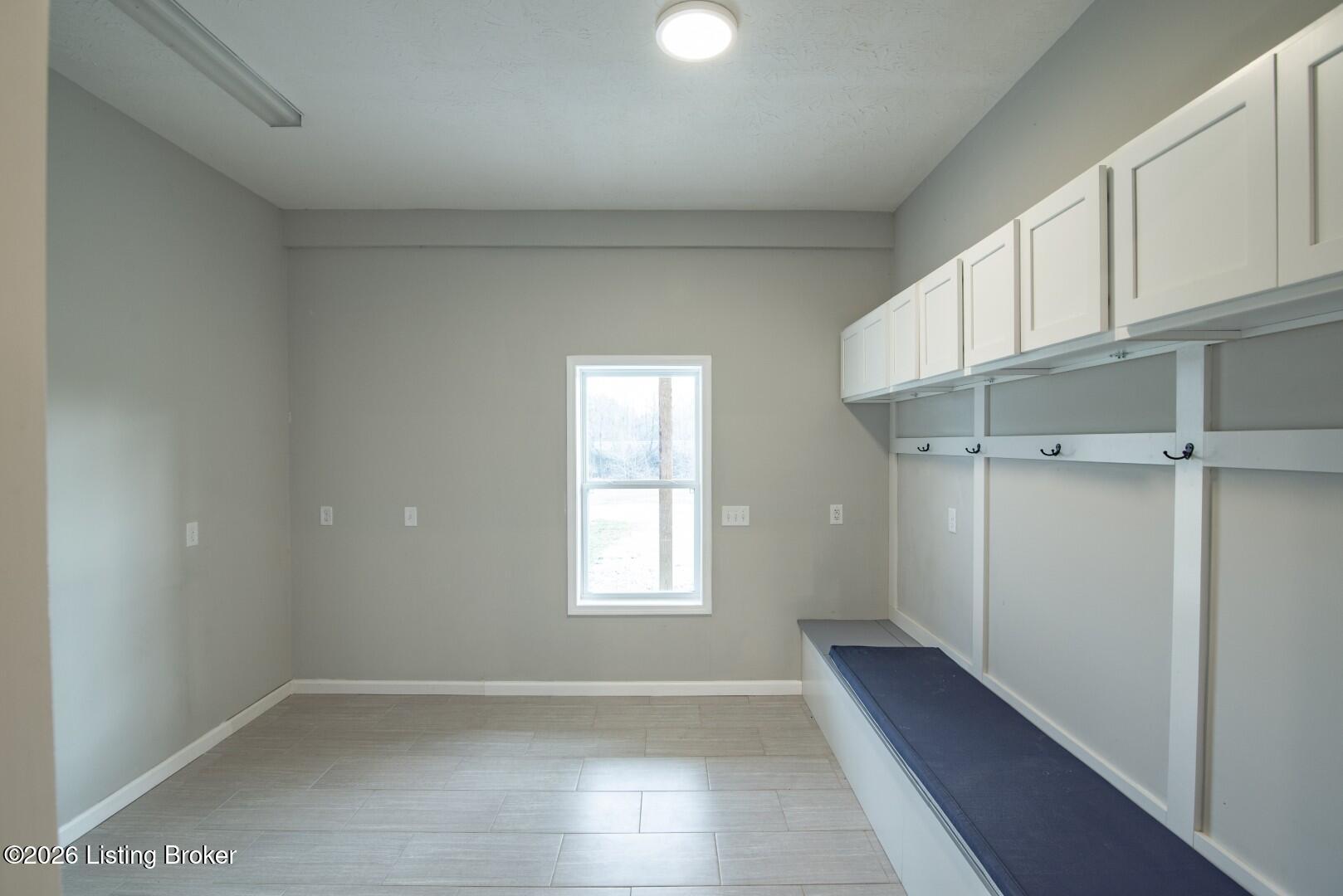 1096 Eastview Rd Property Photo 42