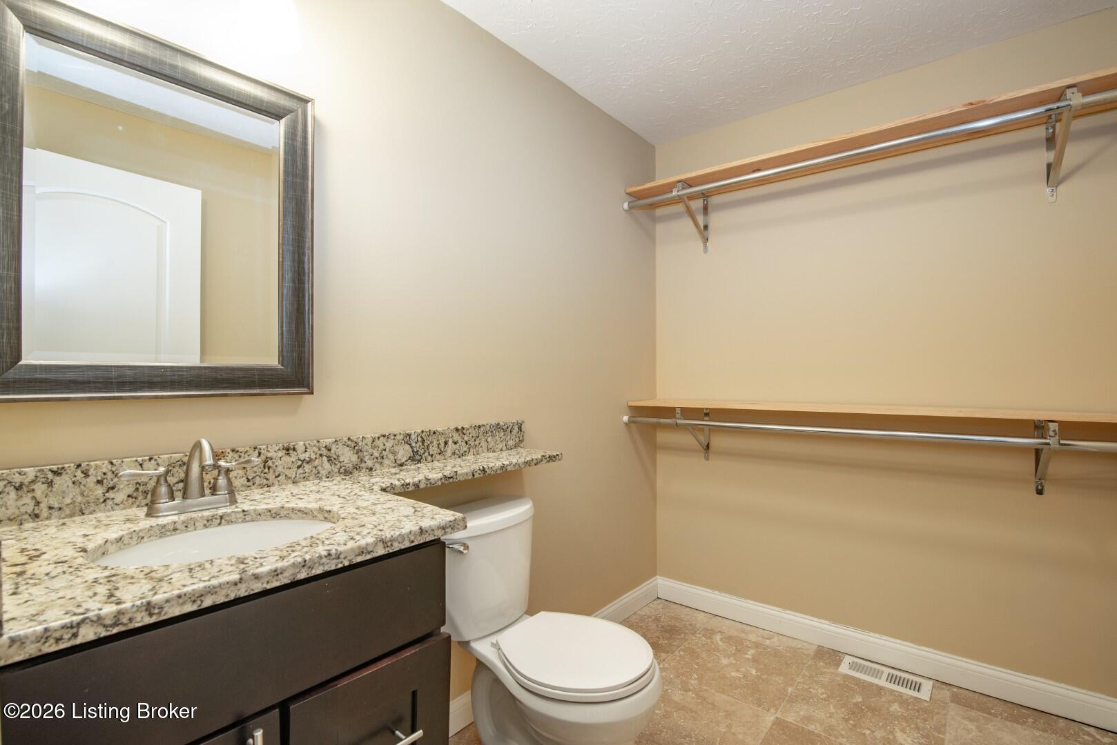 1096 Eastview Rd Property Photo 55