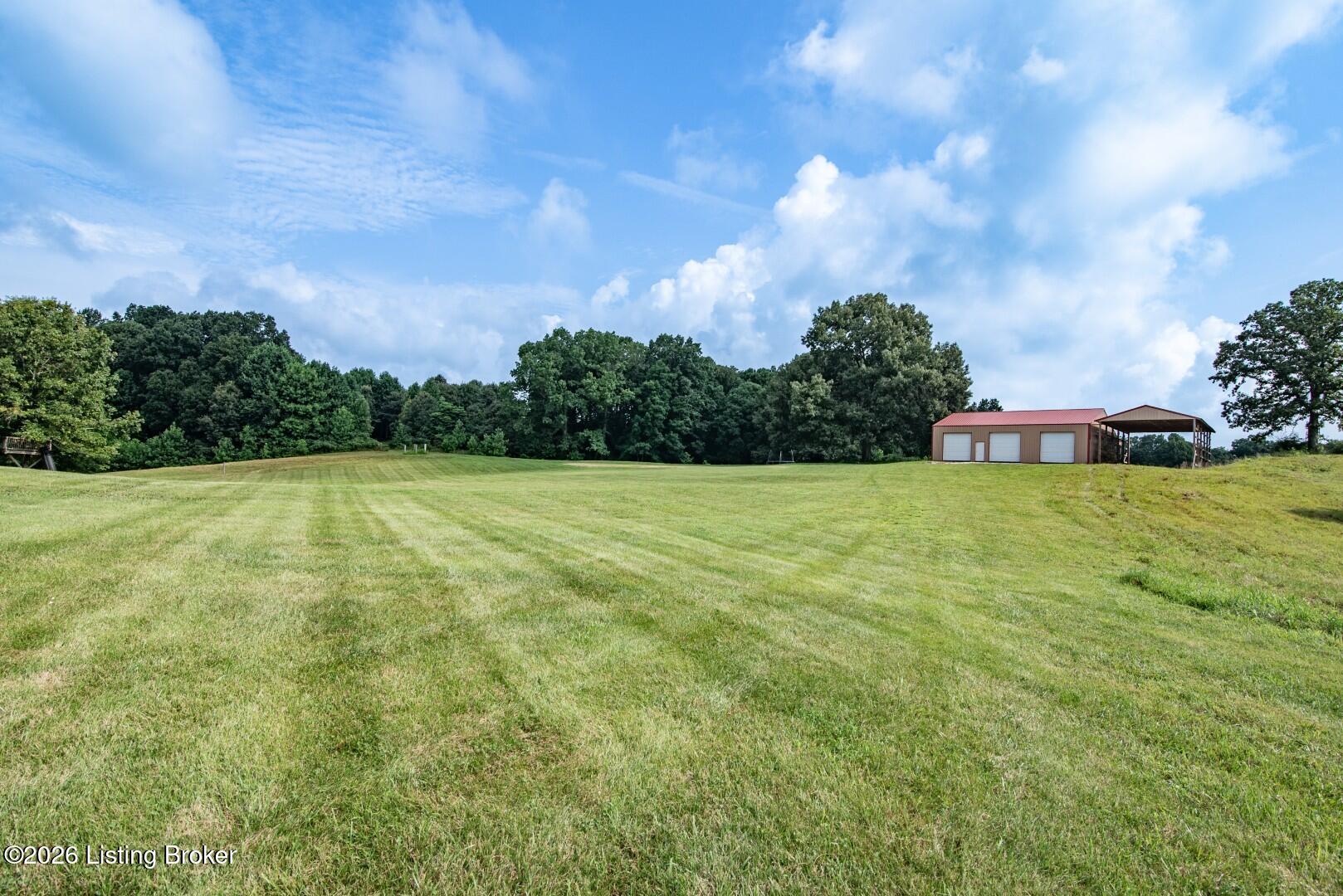 1096 Eastview Rd Property Photo 60