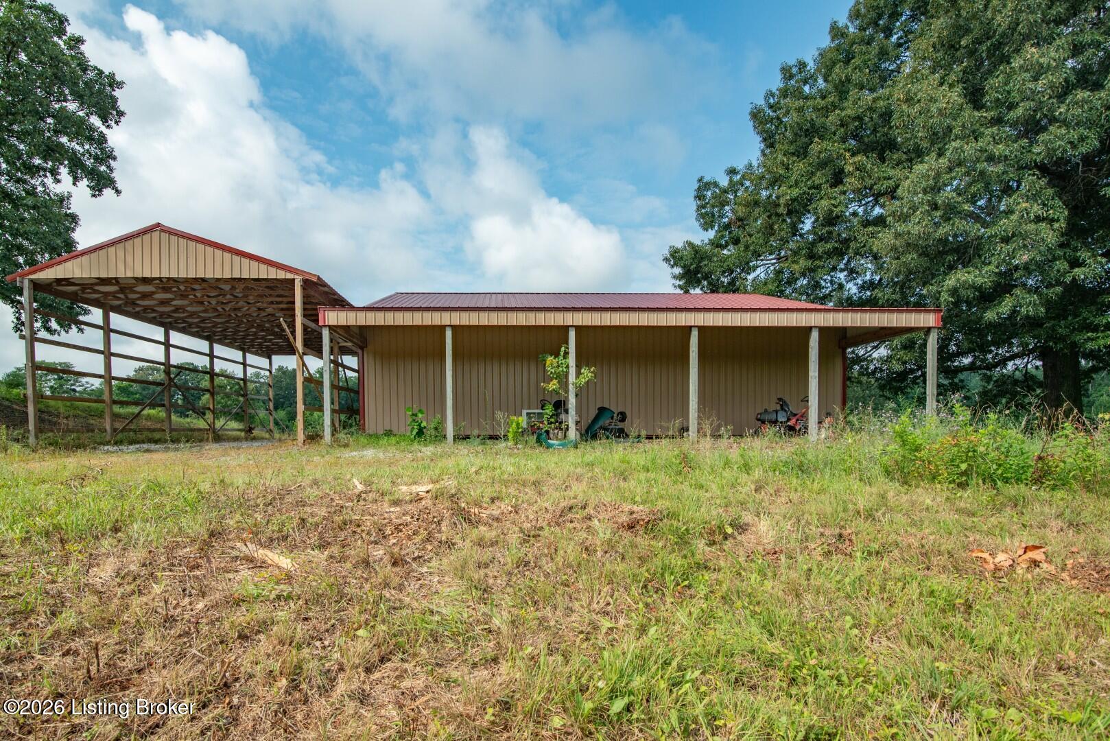 1096 Eastview Rd Property Photo 67