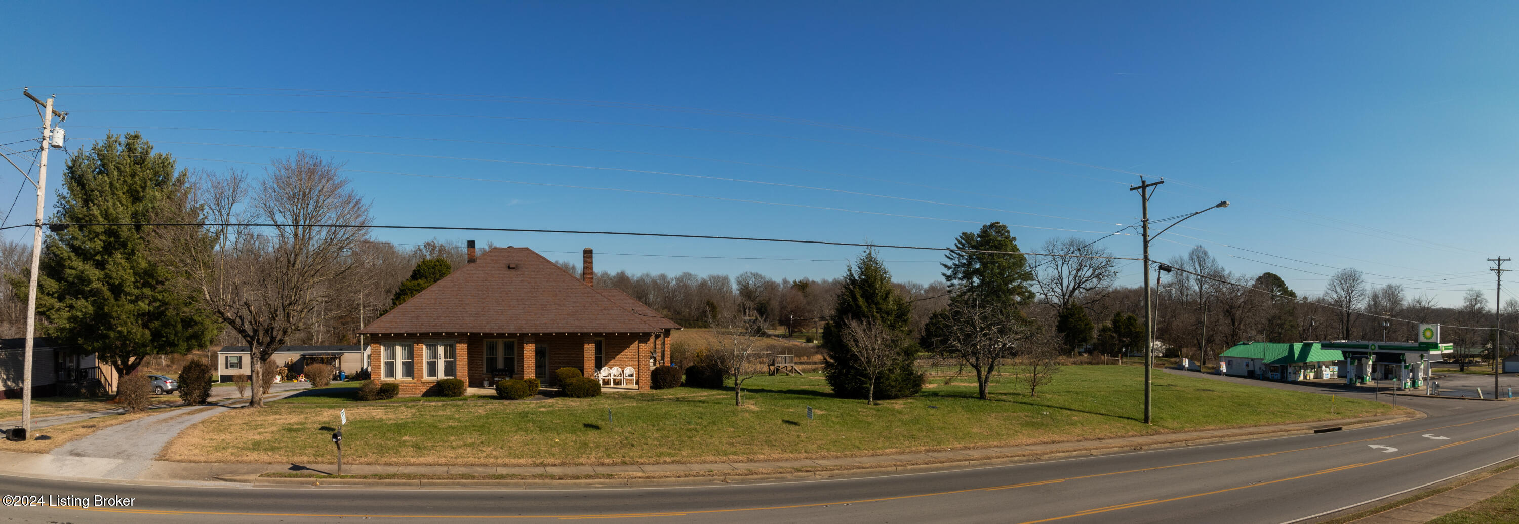 554 N Main St Property Photo 2