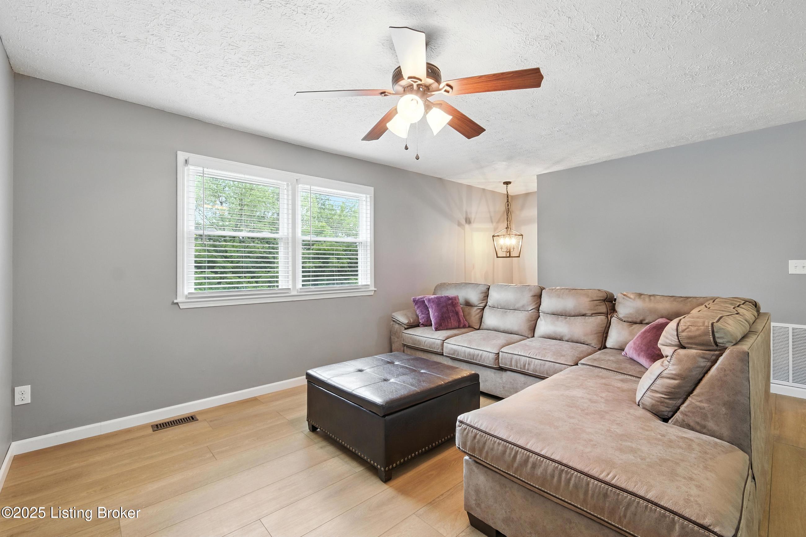 416 Franklin Ave Property Photo 5