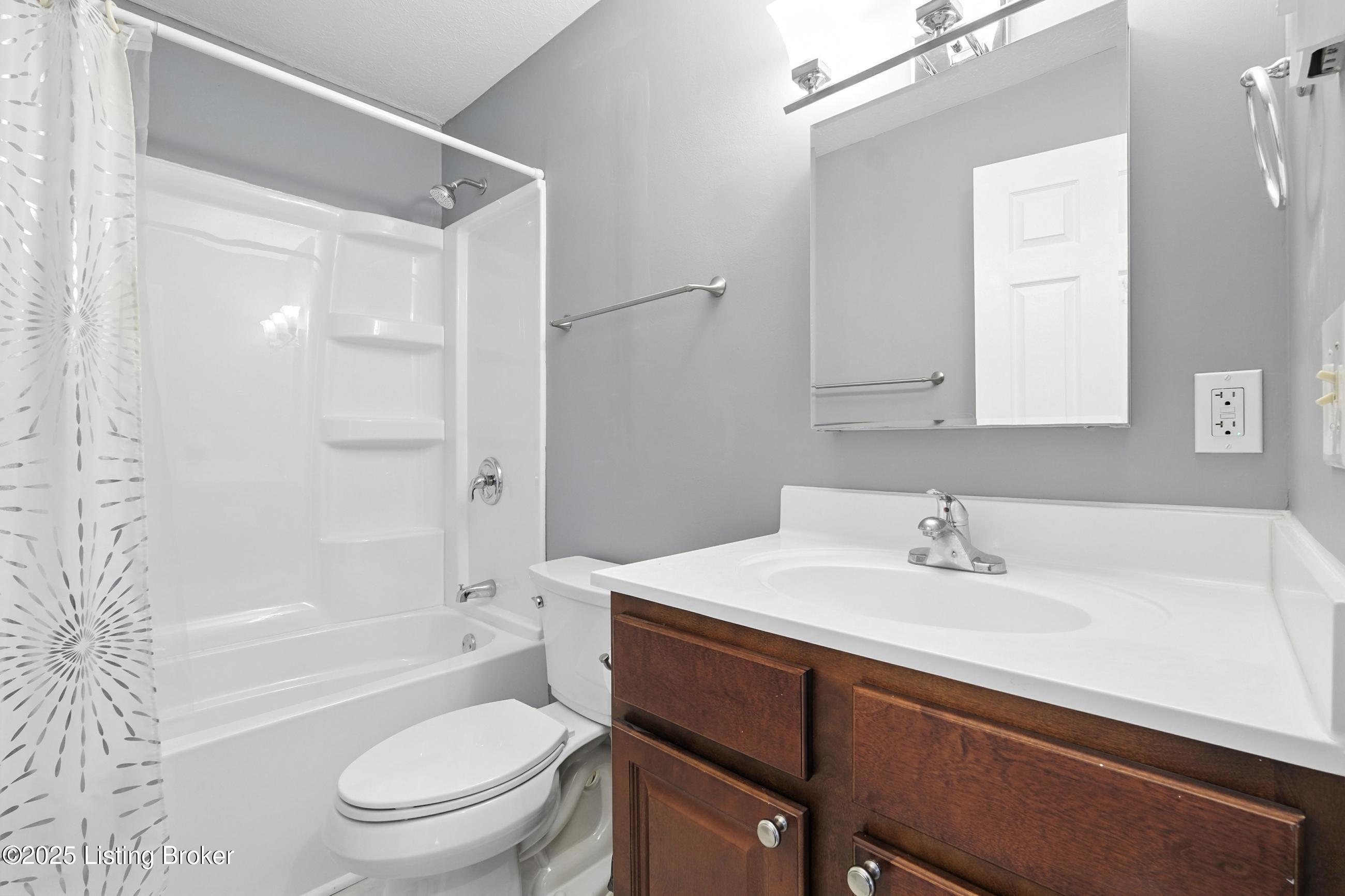 416 Franklin Ave Property Photo 13